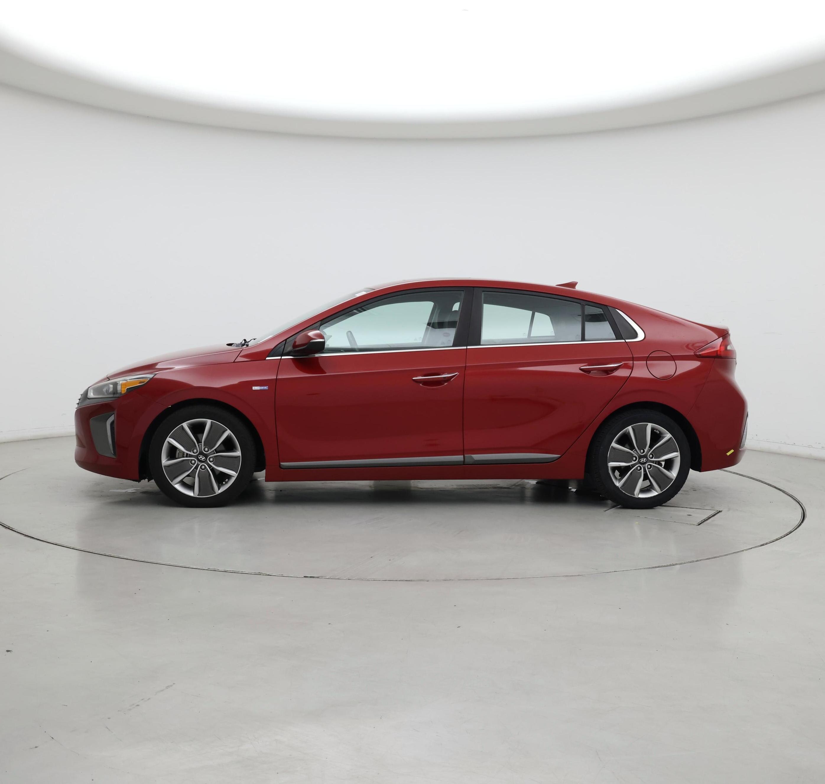 Thumbnail: 2019 Hyundai Ioniq - 3