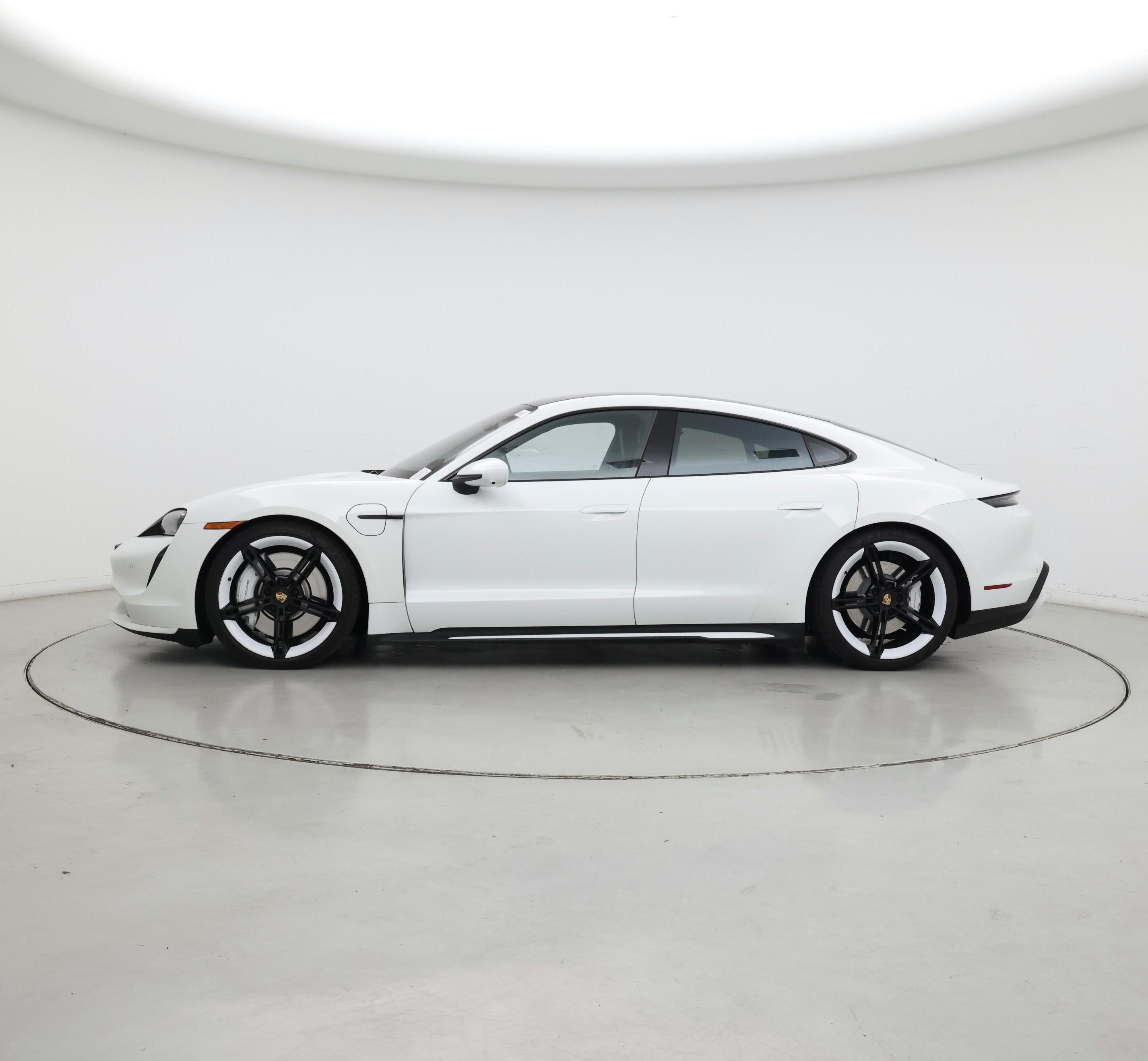 Thumbnail: 2021 Porsche Taycan - 3