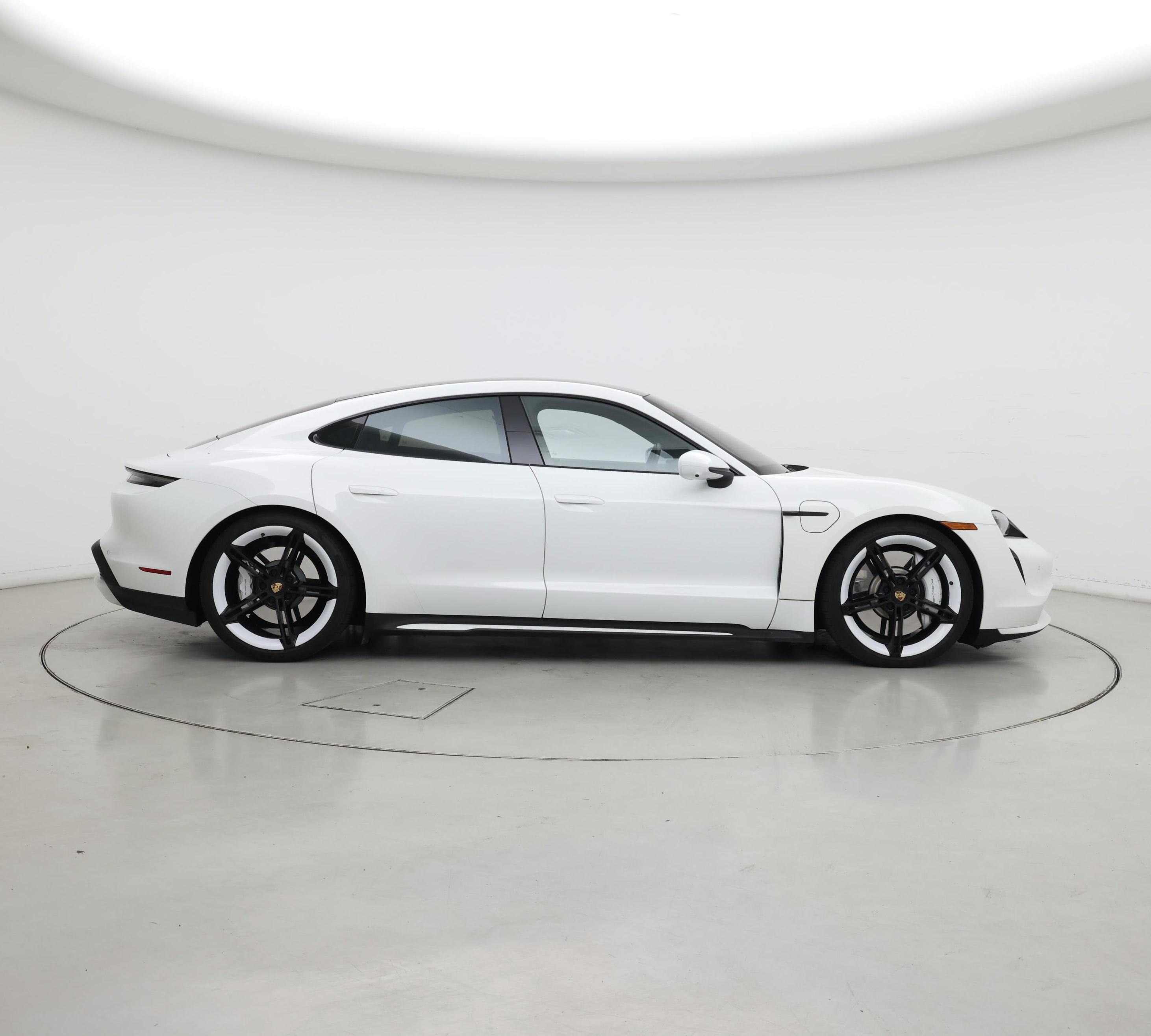 Thumbnail: 2021 Porsche Taycan - 7