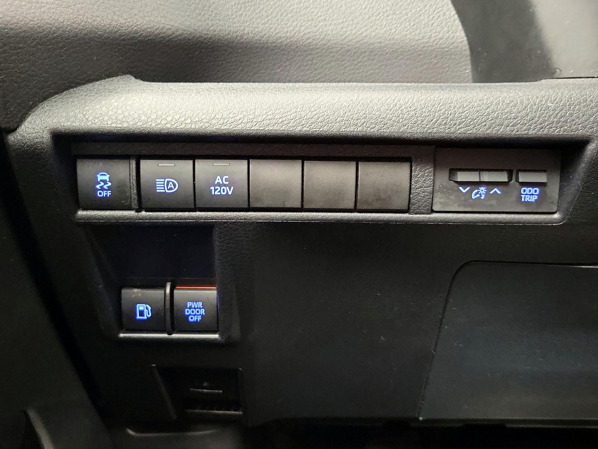 Thumbnail: 2021 Toyota Sienna - 13