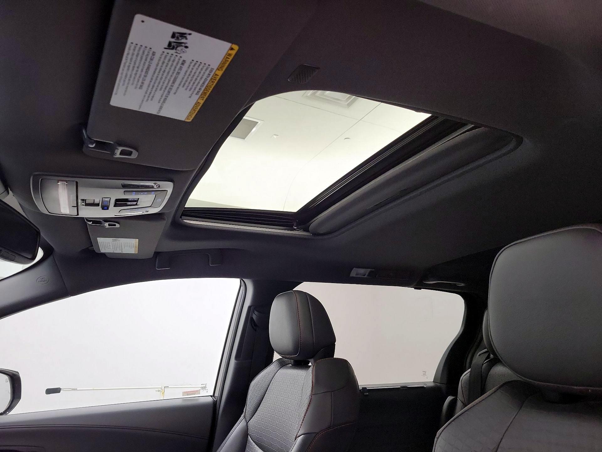 Thumbnail: 2021 Toyota Sienna - 20