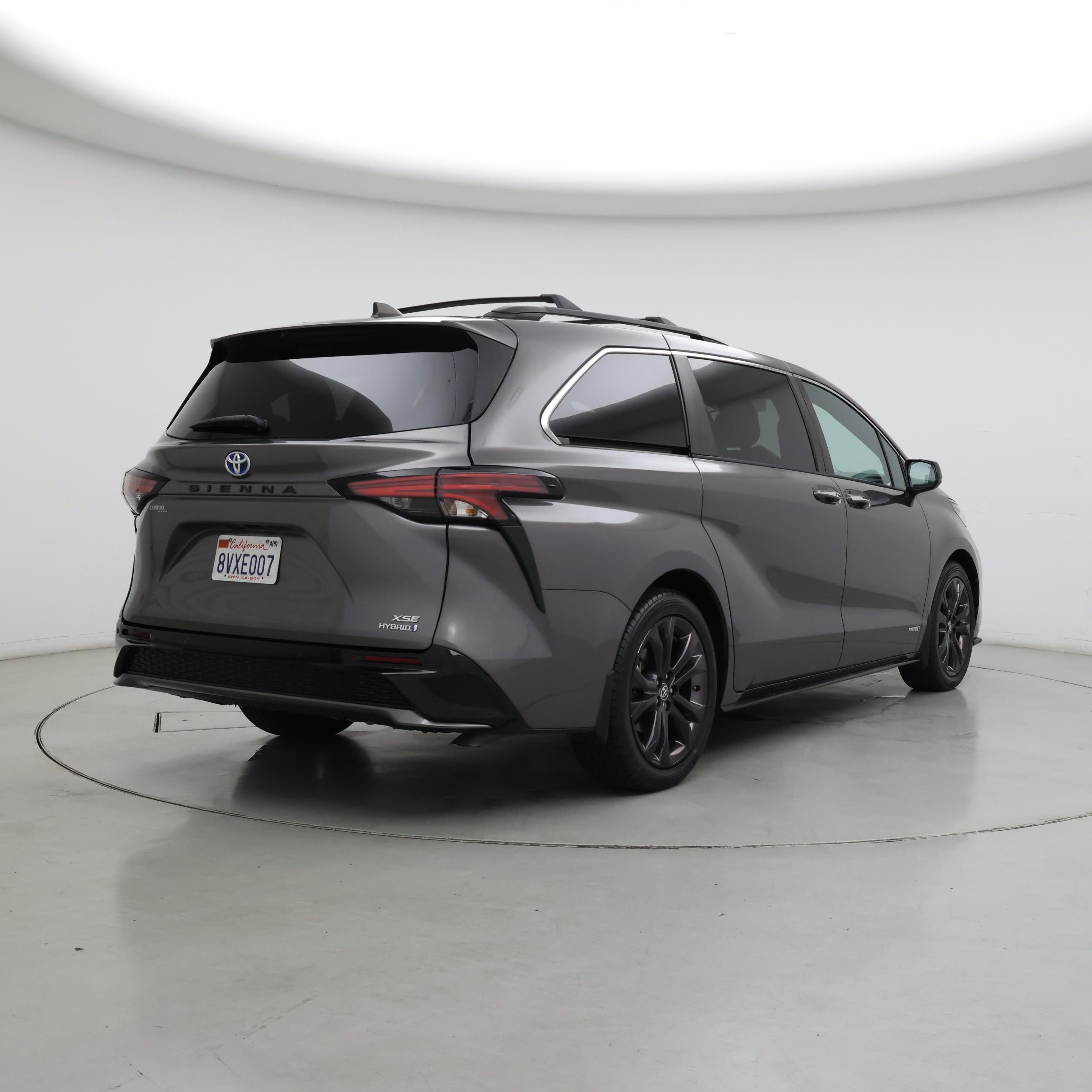 Thumbnail: 2021 Toyota Sienna - 8