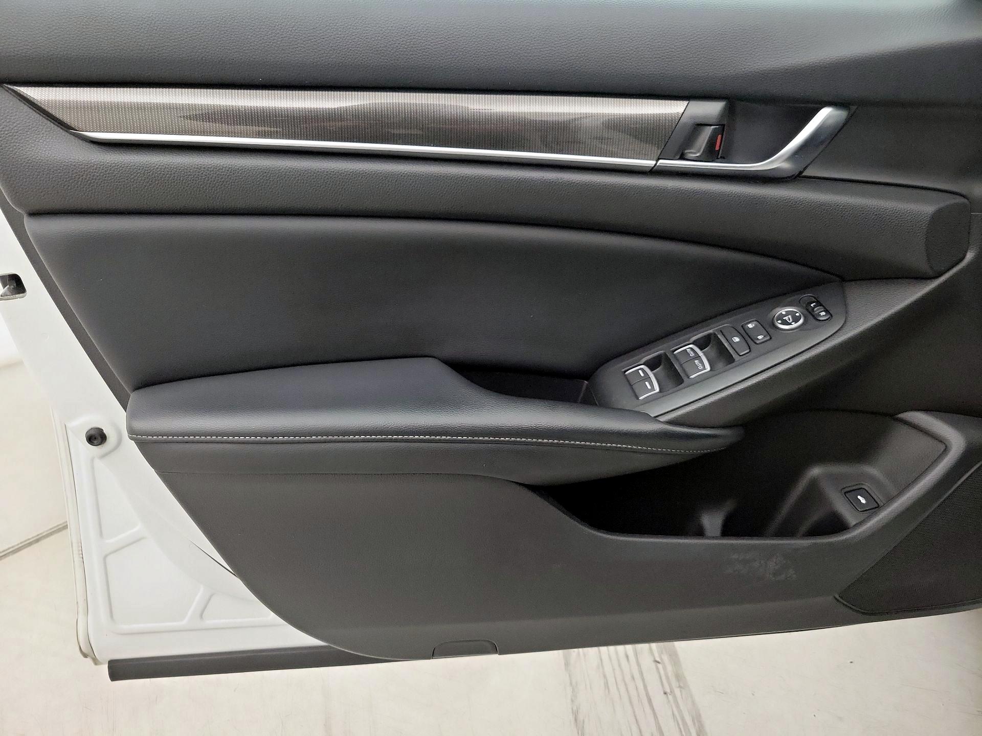 Thumbnail: 2018 Honda Accord - 12