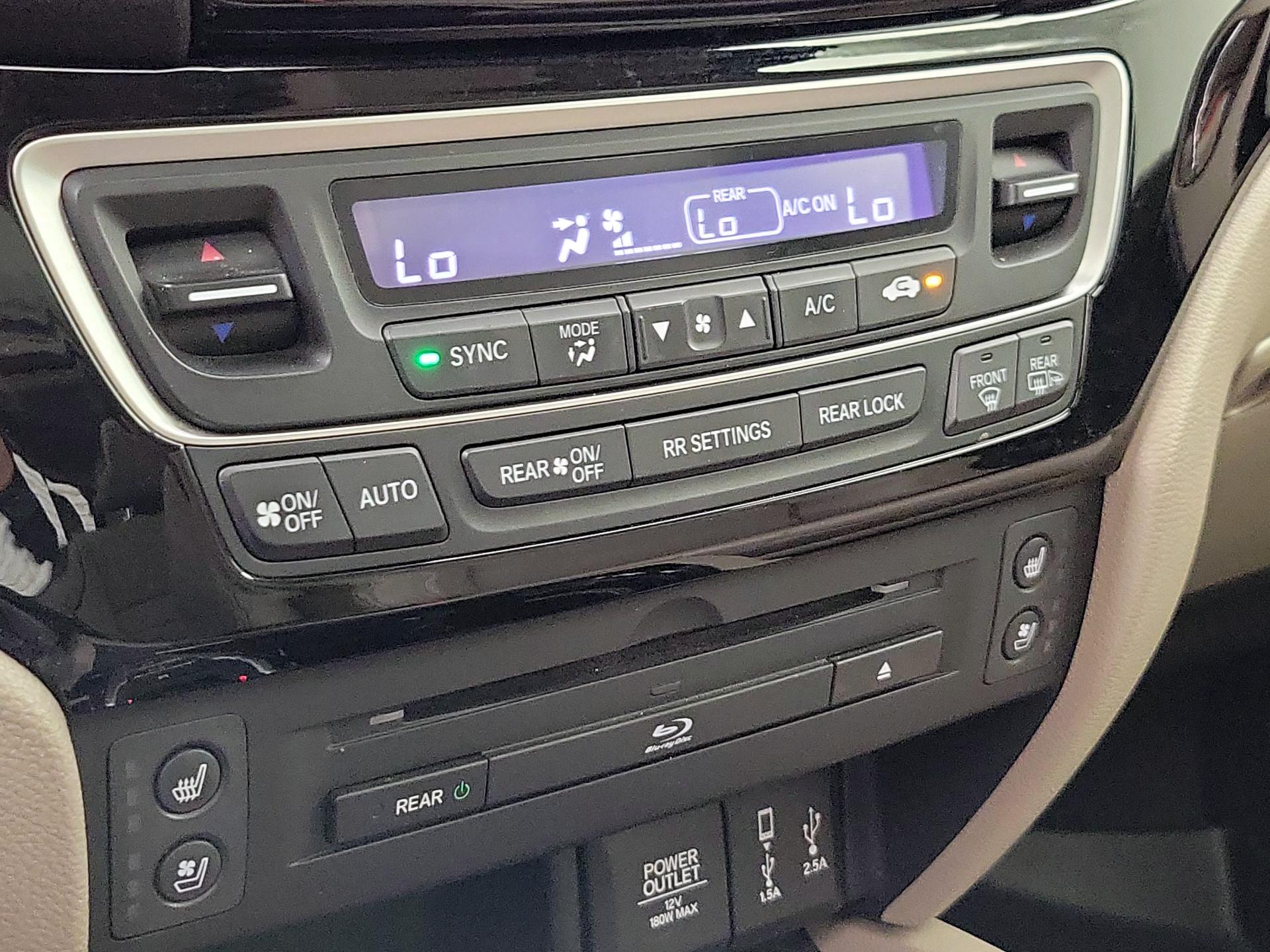 Thumbnail: 2018 Honda Pilot - 17