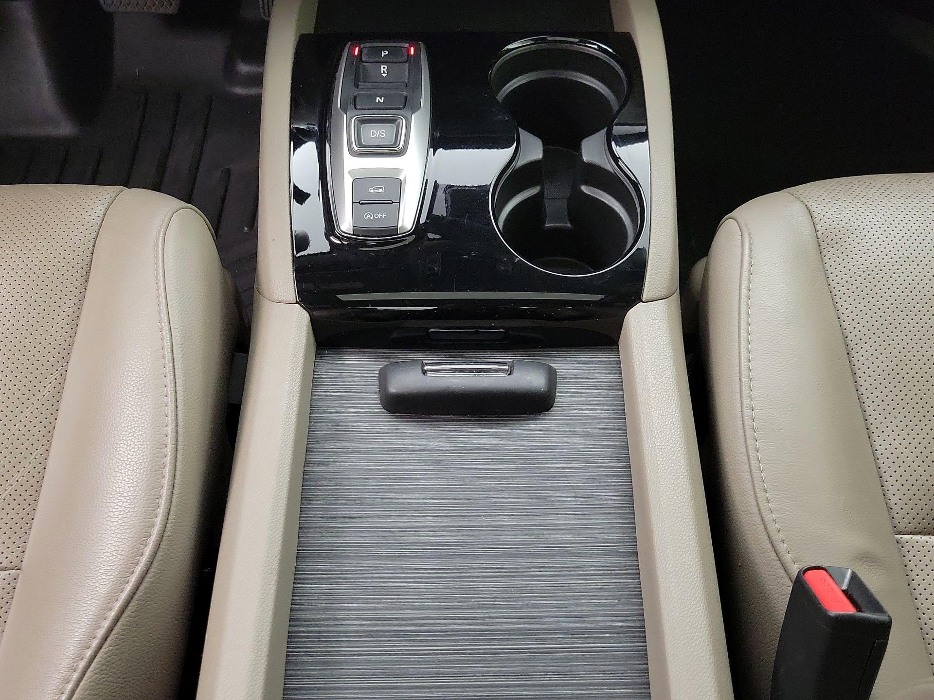Thumbnail: 2018 Honda Pilot - 18