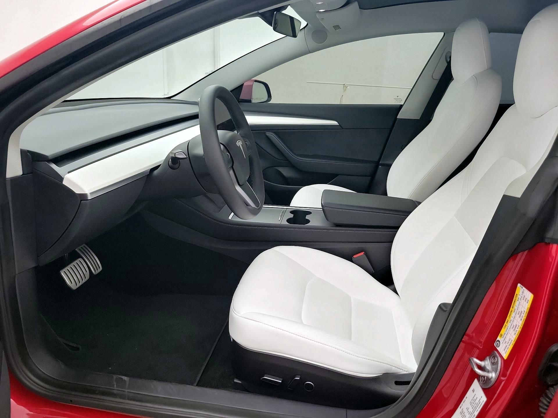 Thumbnail: 2022 Tesla Model 3 - 11