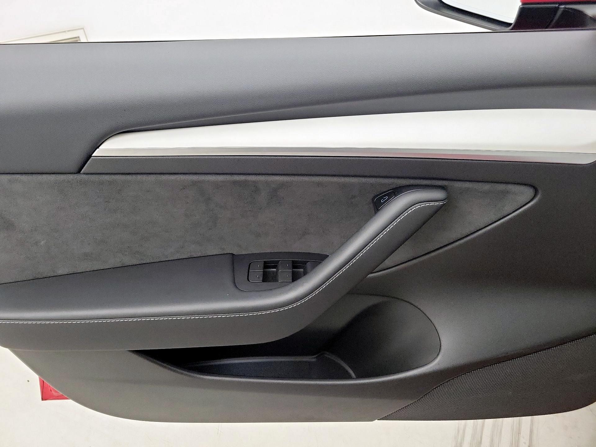 Thumbnail: 2022 Tesla Model 3 - 12