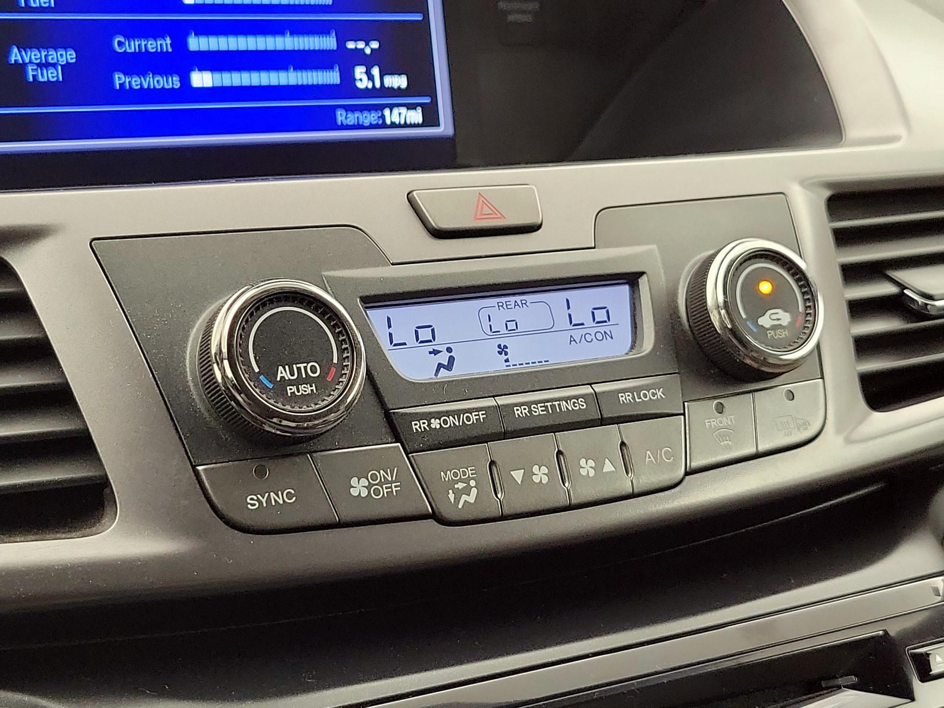 Thumbnail: 2014 Honda Odyssey - 16