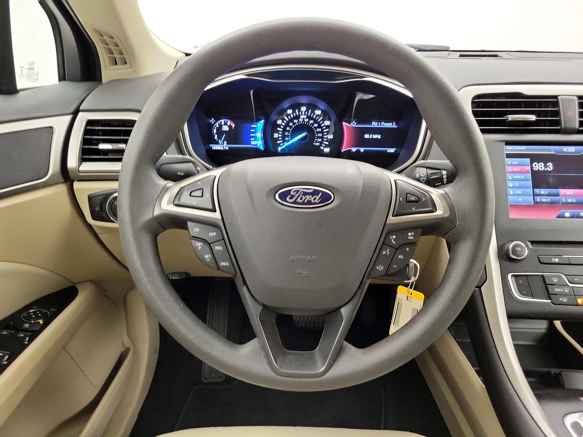 Thumbnail: 2016 Ford Fusion - 10