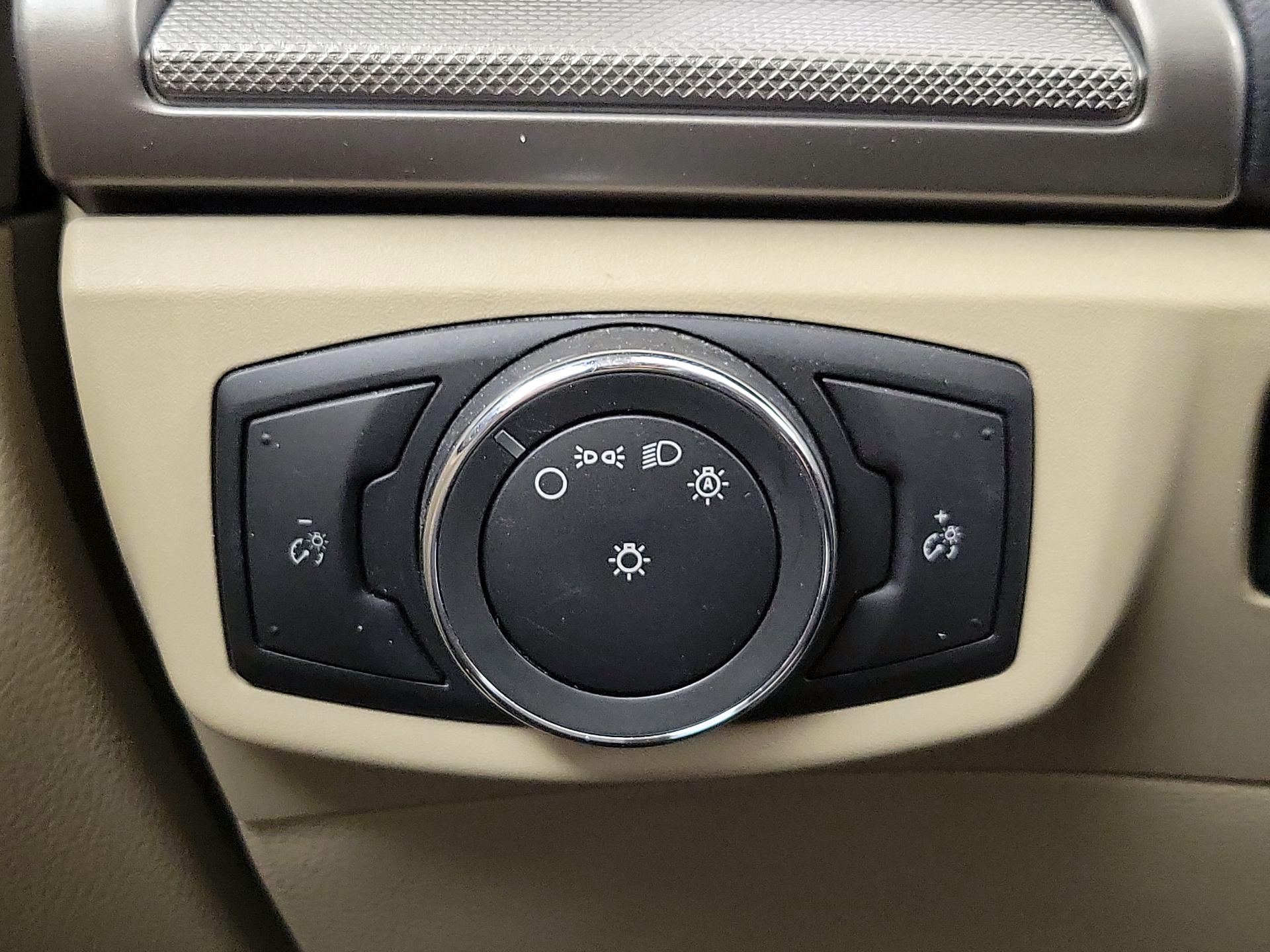 Thumbnail: 2016 Ford Fusion - 13