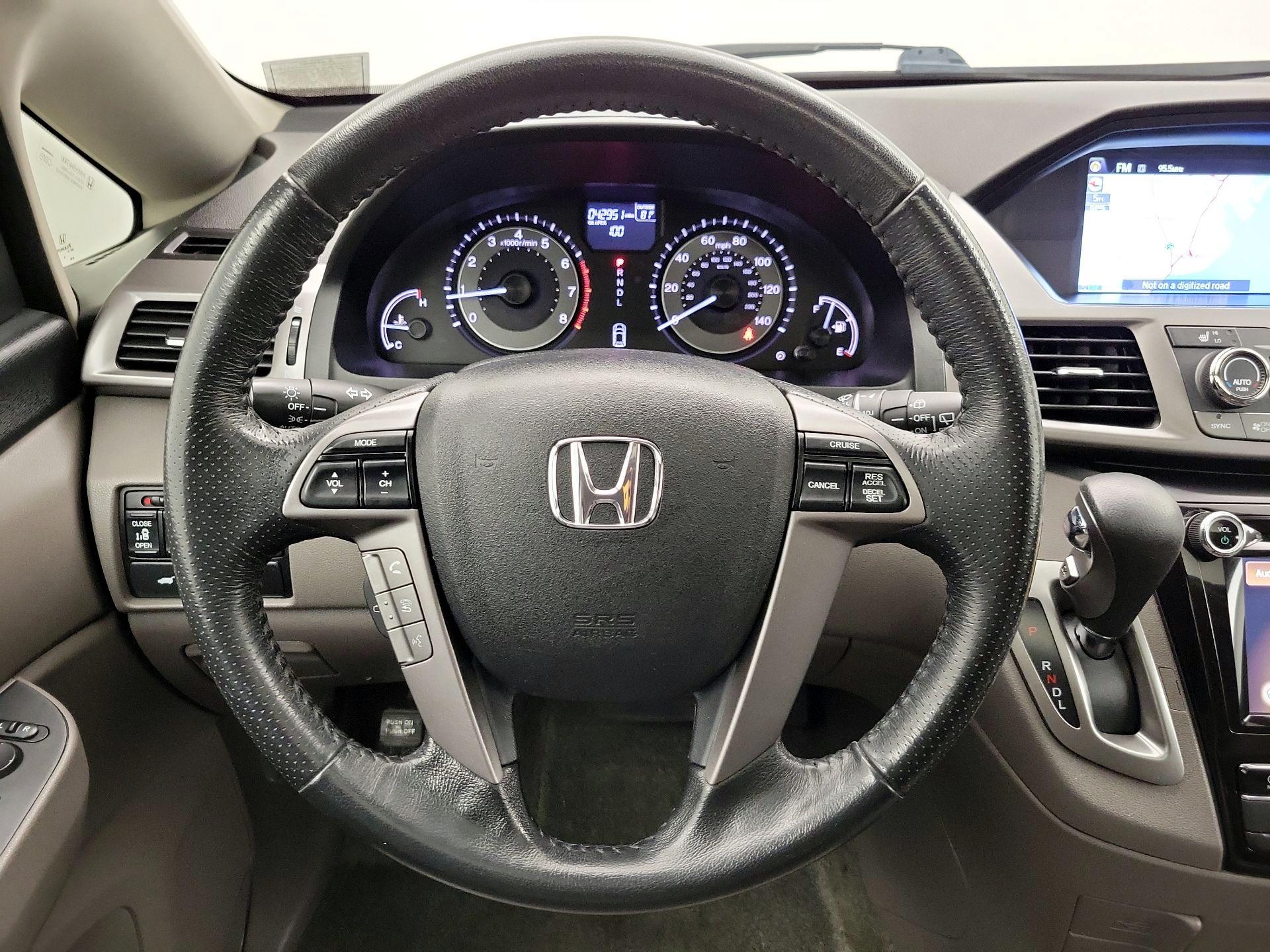 Thumbnail: 2015 Honda Odyssey - 10