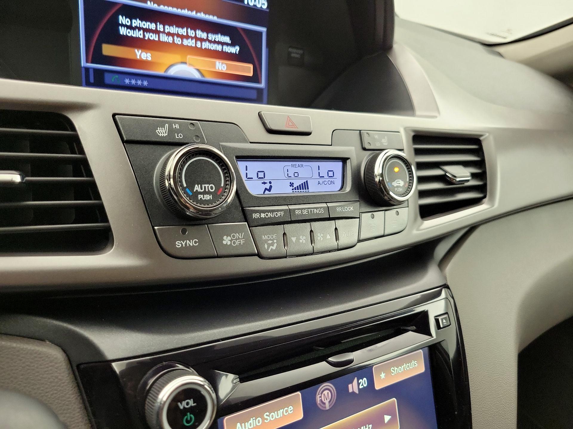 Thumbnail: 2015 Honda Odyssey - 17