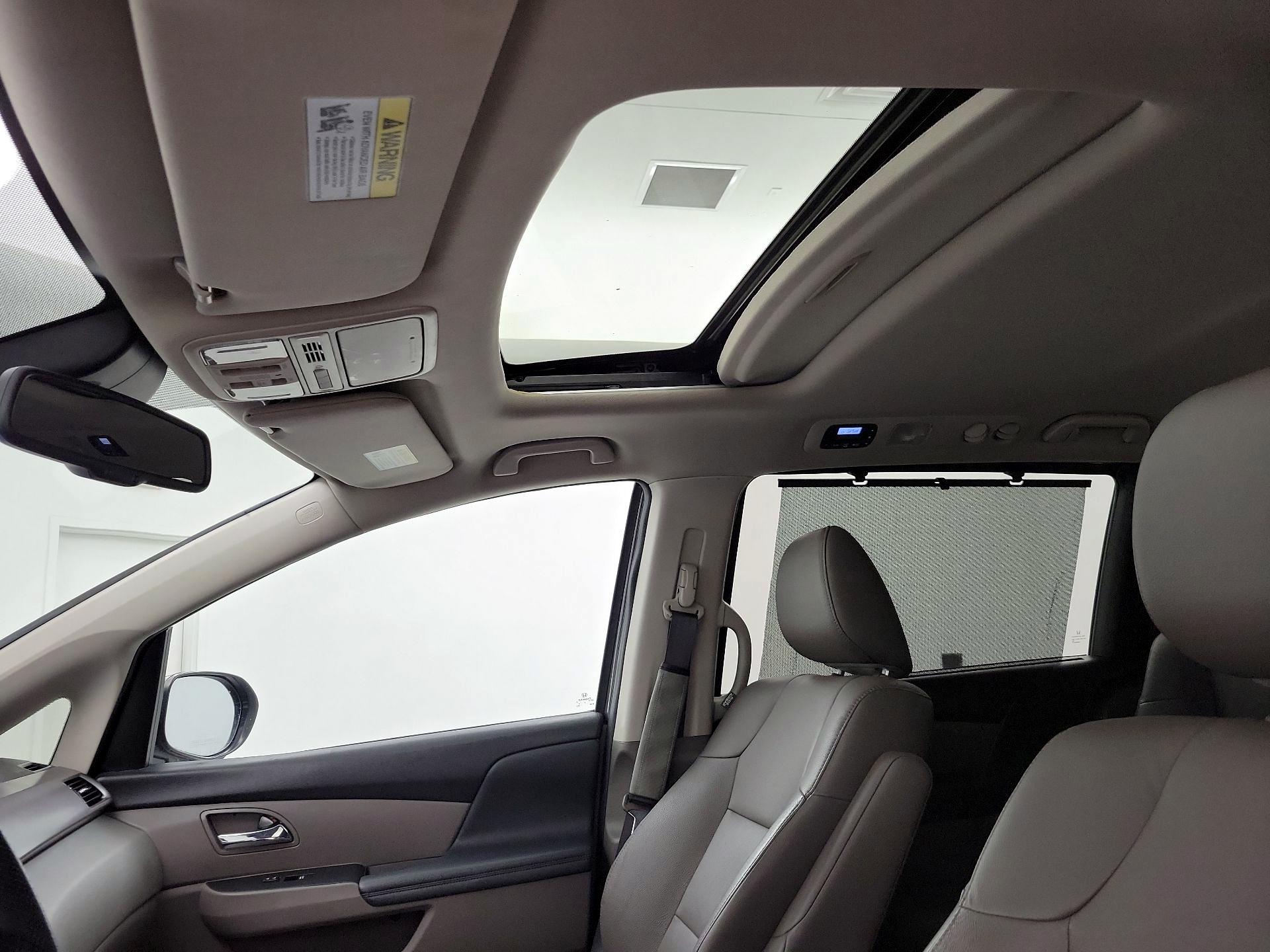 Thumbnail: 2015 Honda Odyssey - 20
