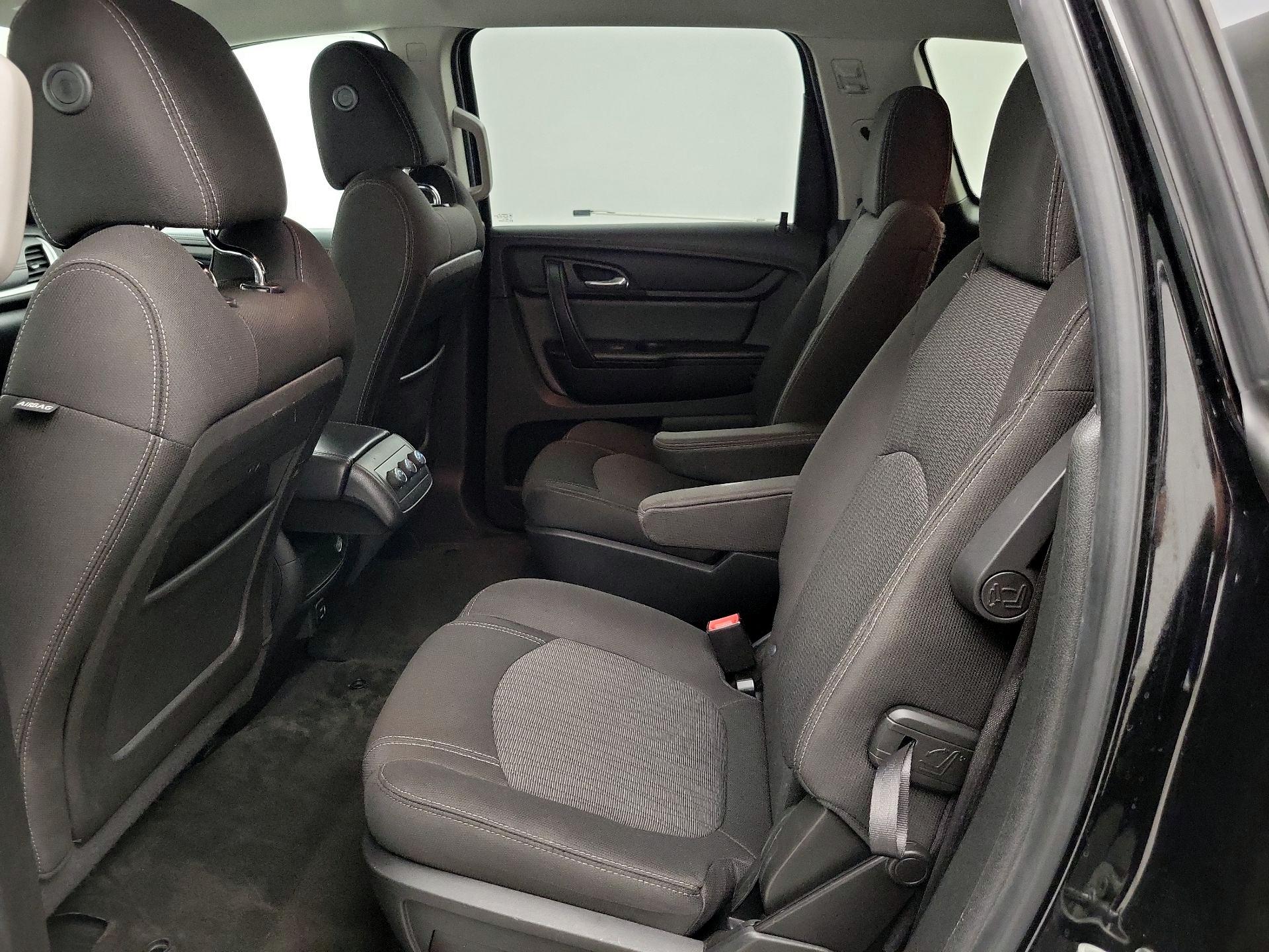 Thumbnail: 2017 Chevrolet Traverse - 19