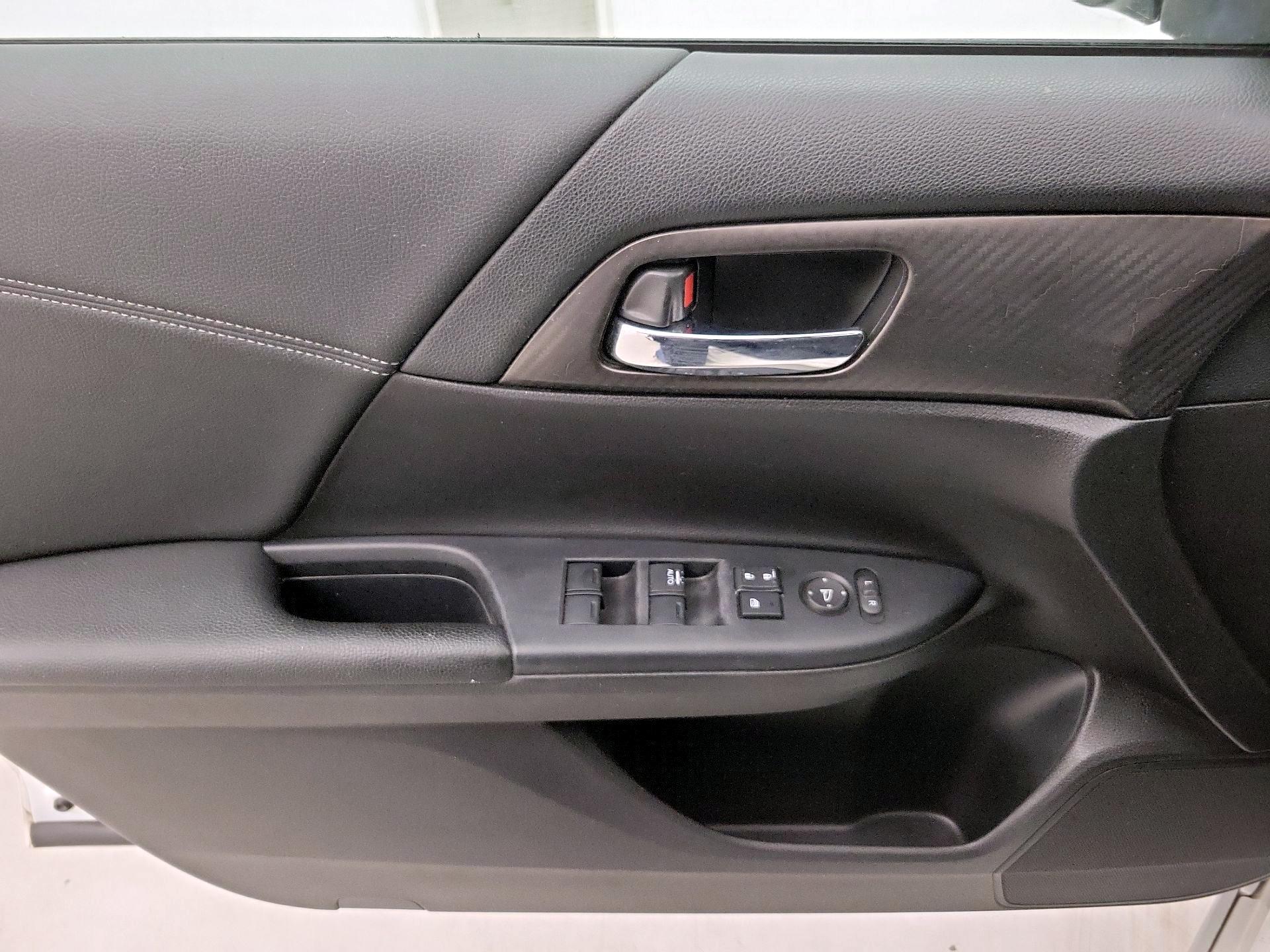 Thumbnail: 2017 Honda Accord - 12