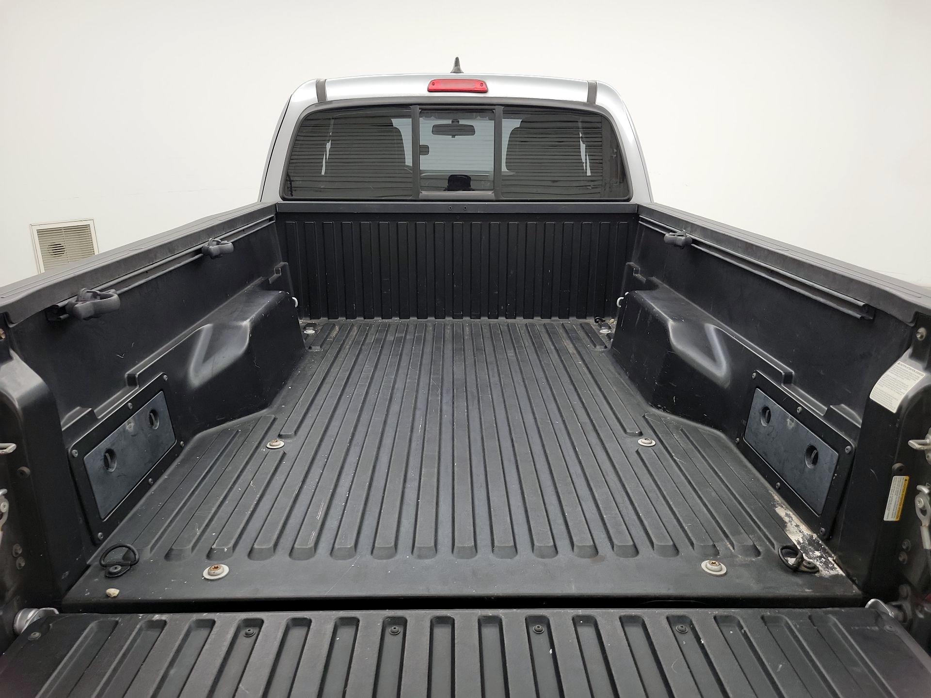 Thumbnail: 2017 Toyota Tacoma - 20