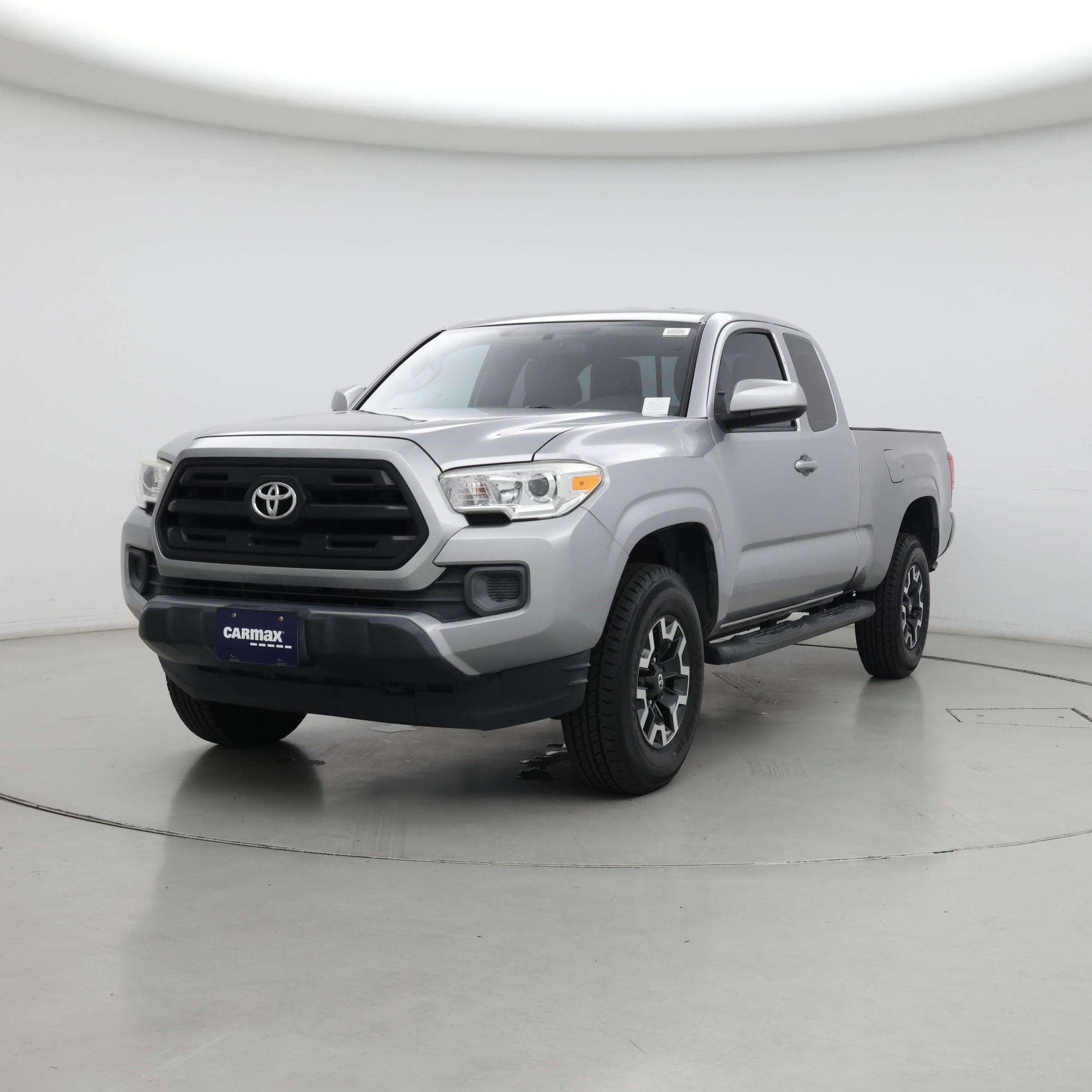 Thumbnail: 2017 Toyota Tacoma - 4