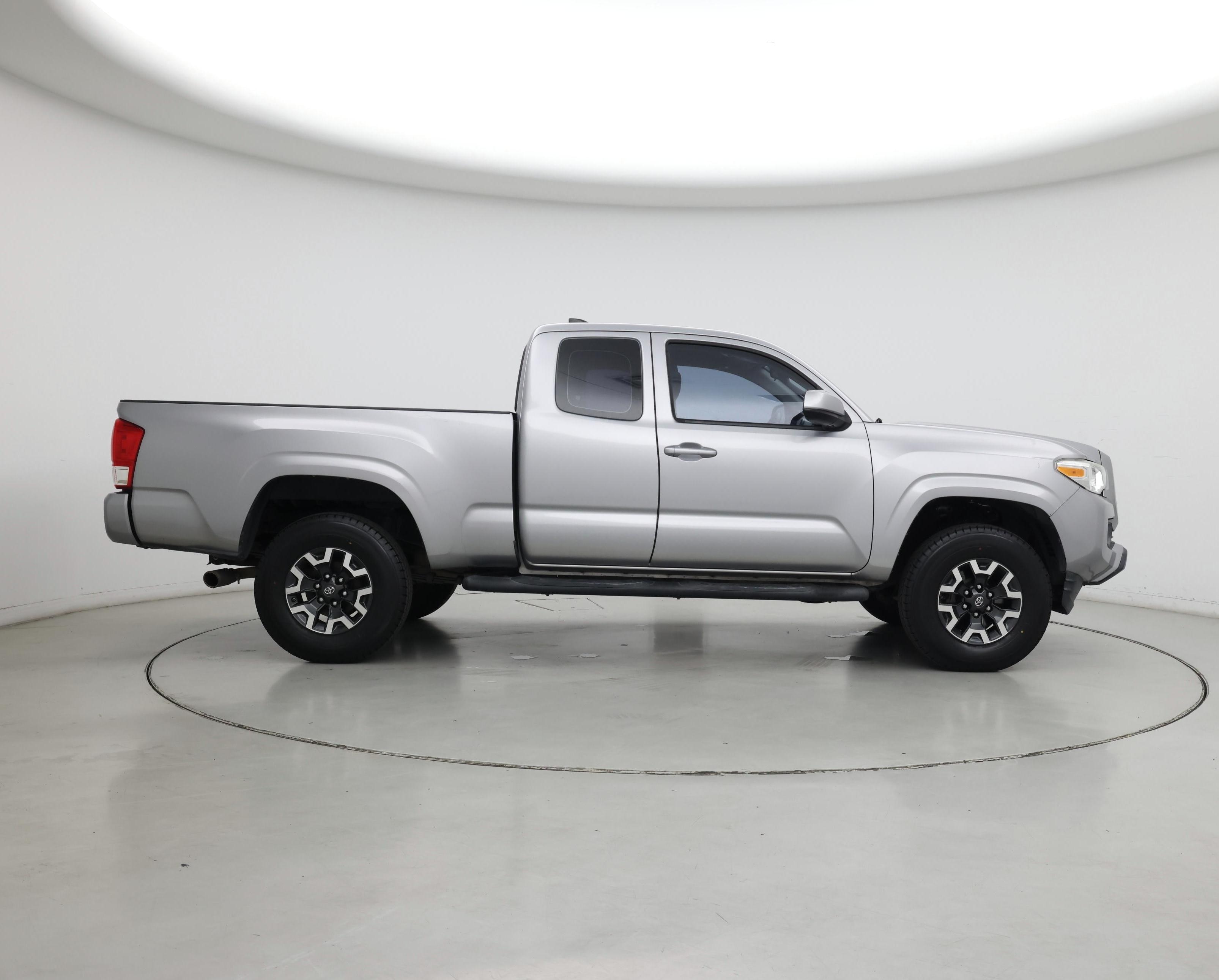 Thumbnail: 2017 Toyota Tacoma - 7