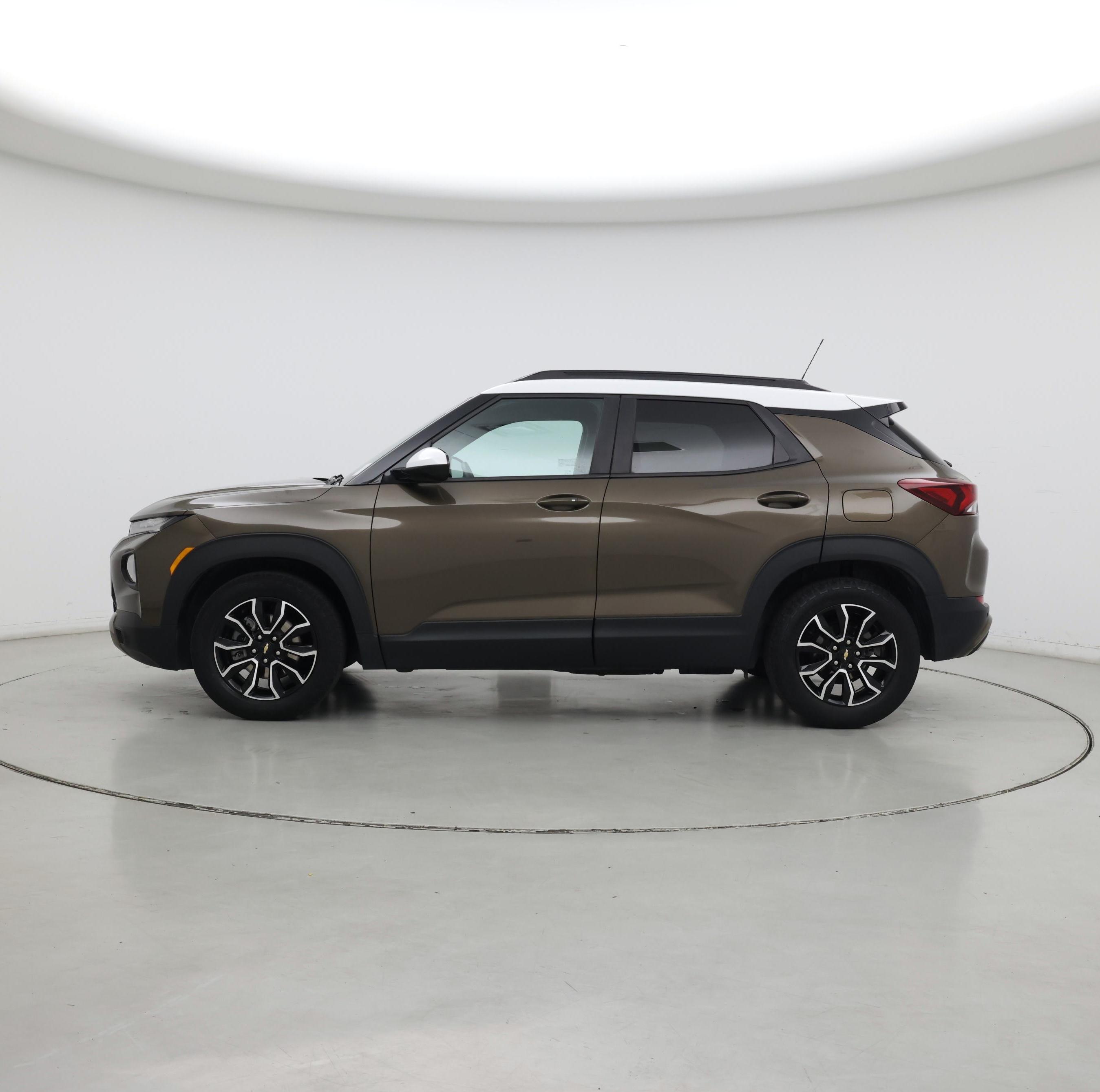 Thumbnail: 2022 Chevrolet TrailBlazer - 3