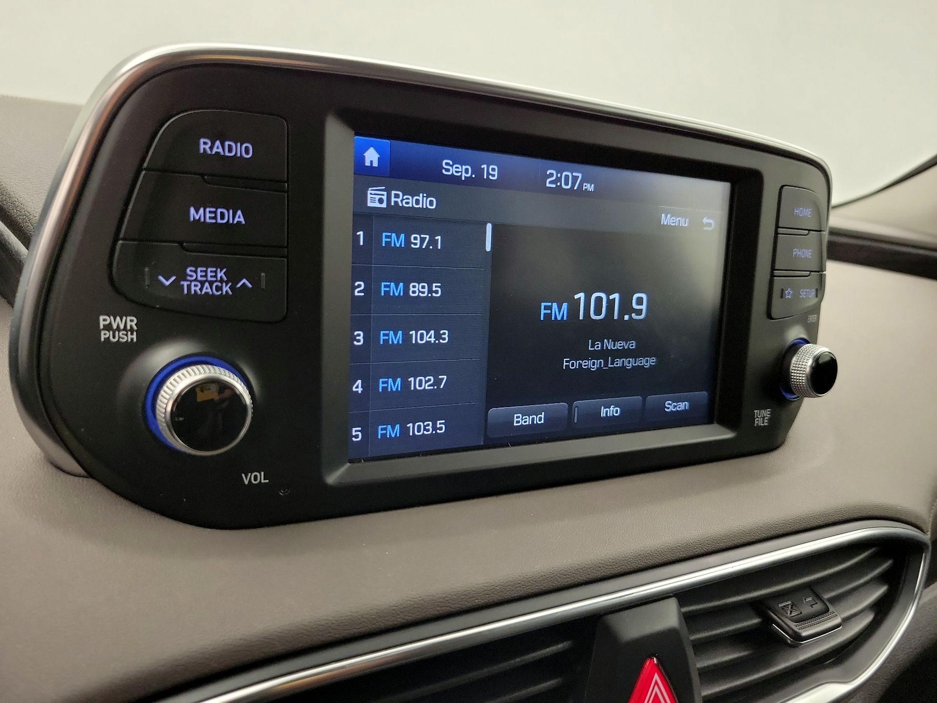 Thumbnail: 2019 Hyundai Santa Fe - 15