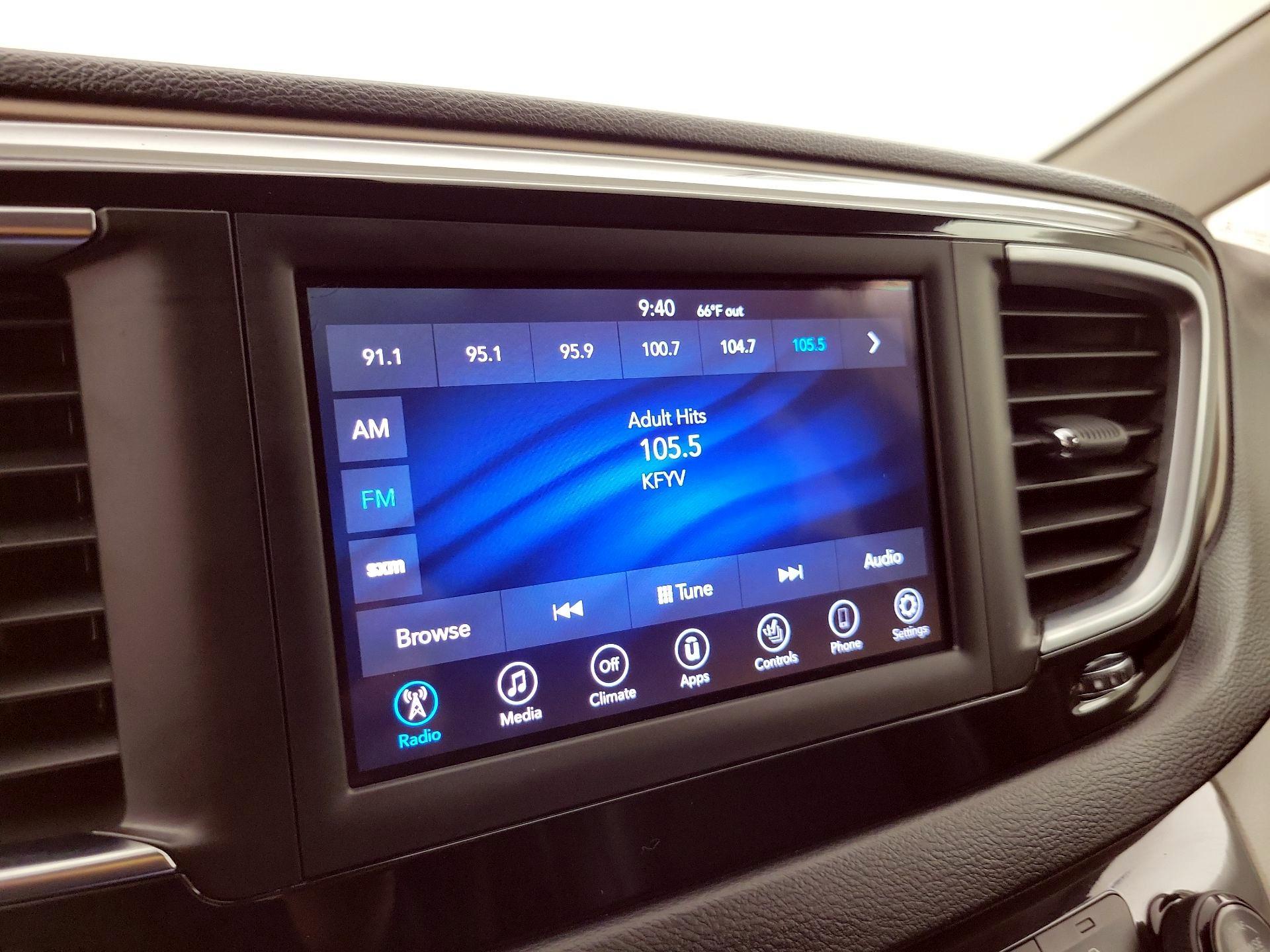 Thumbnail: 2018 Chrysler Pacifica - 15