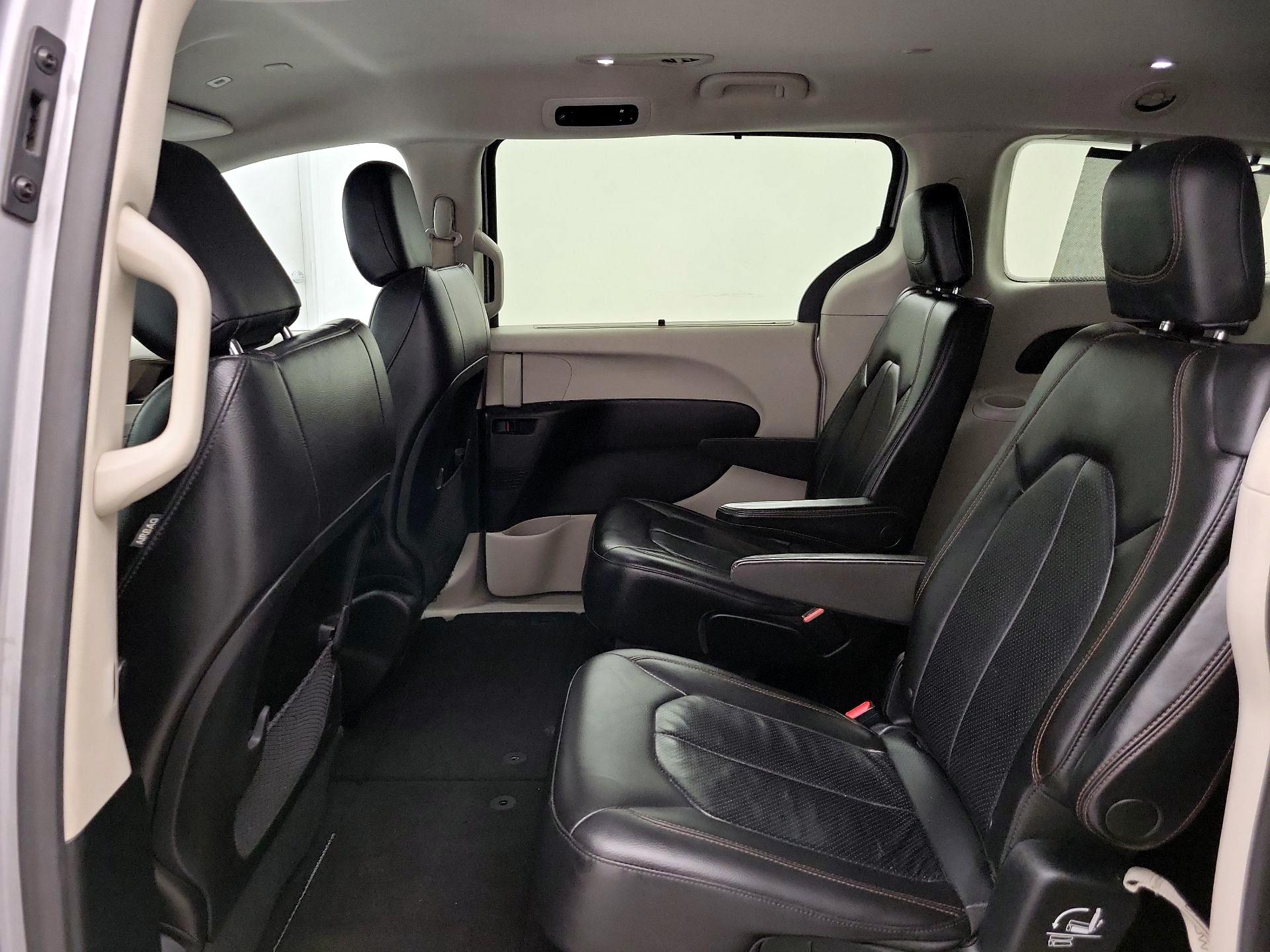 Thumbnail: 2018 Chrysler Pacifica - 19
