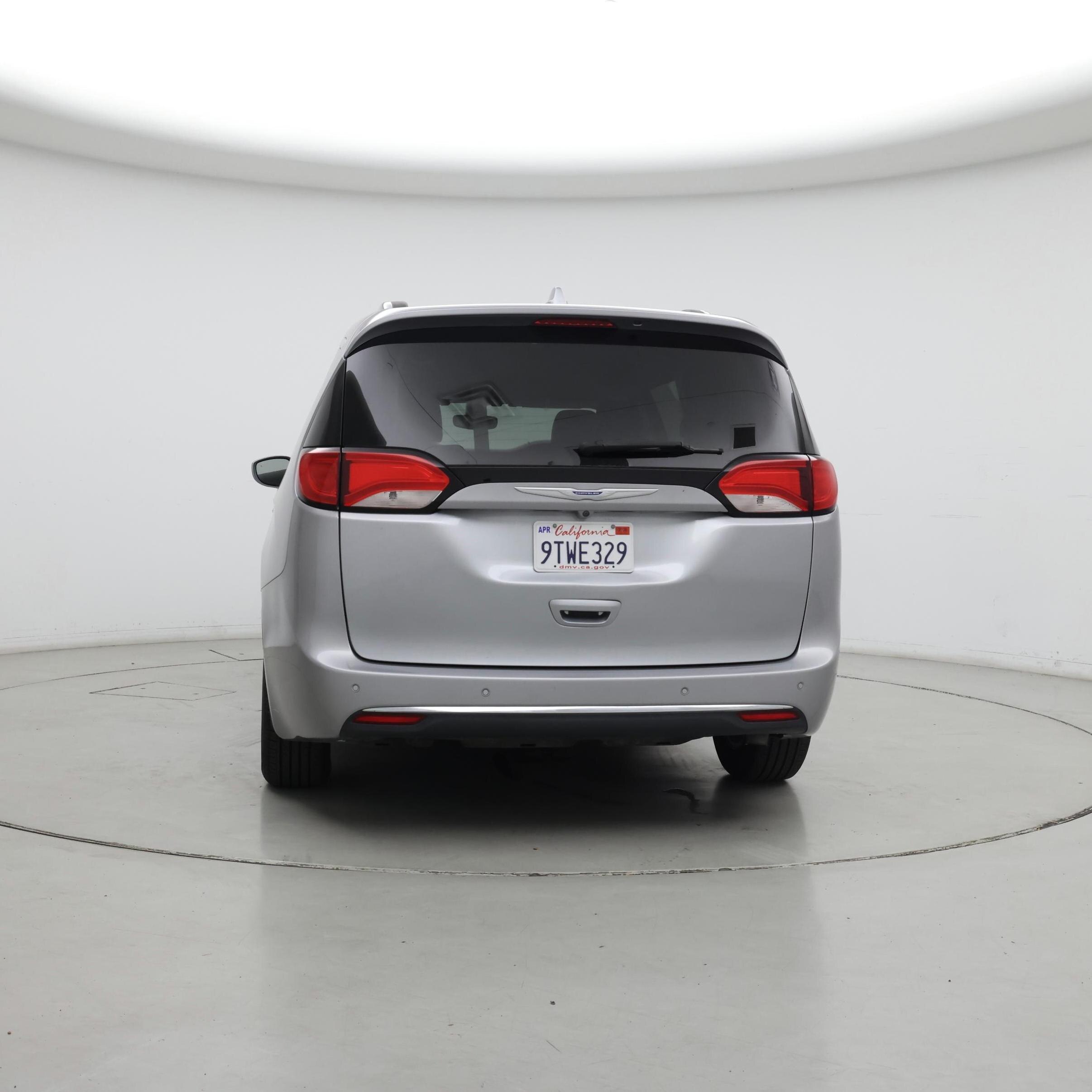 Thumbnail: 2018 Chrysler Pacifica - 6