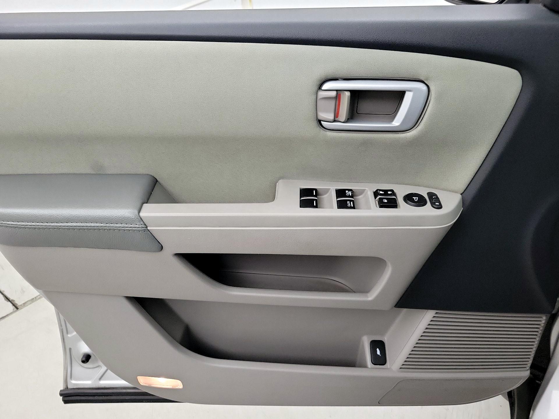 Thumbnail: 2015 Honda Pilot - 12