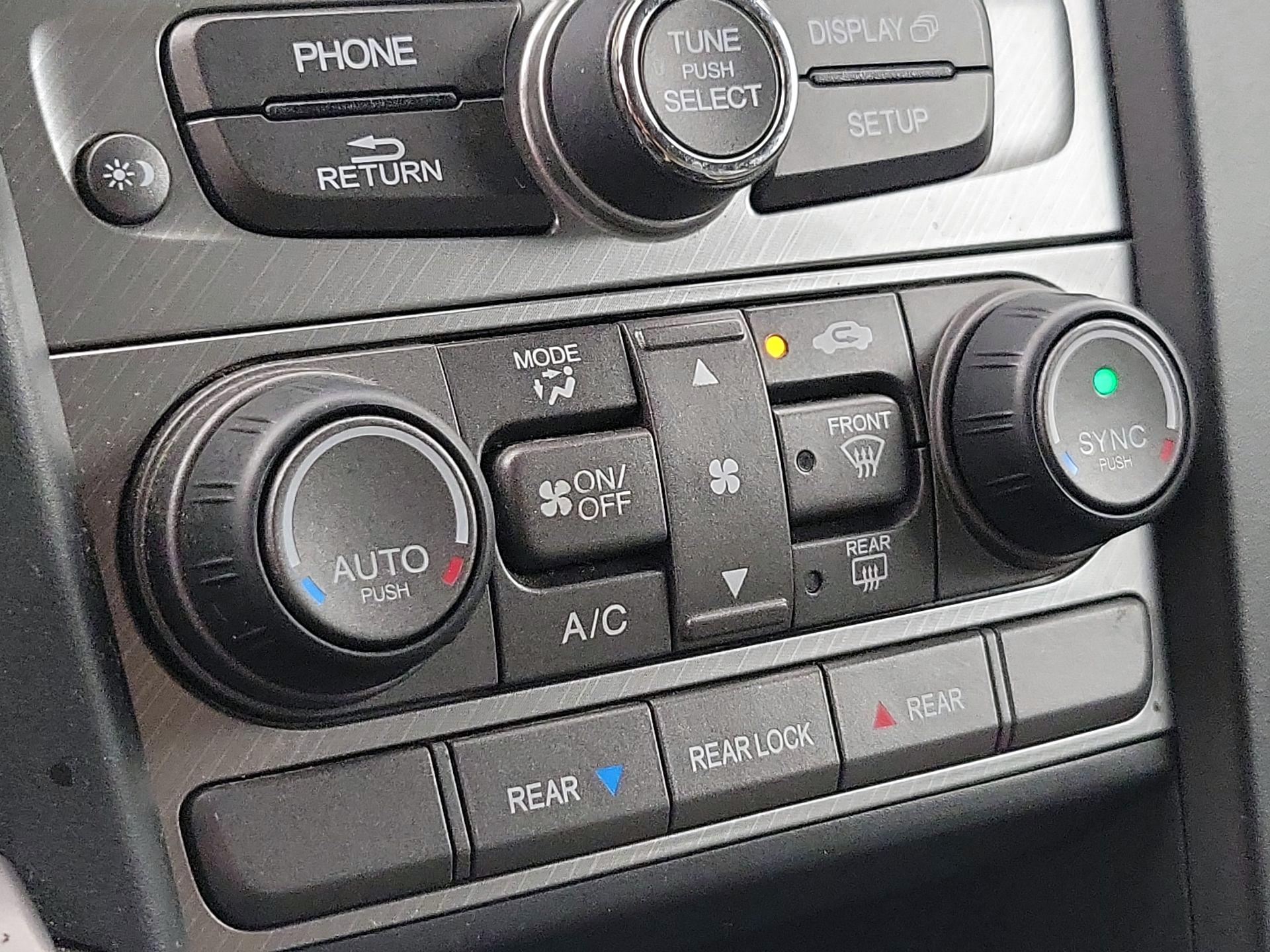 Thumbnail: 2015 Honda Pilot - 16