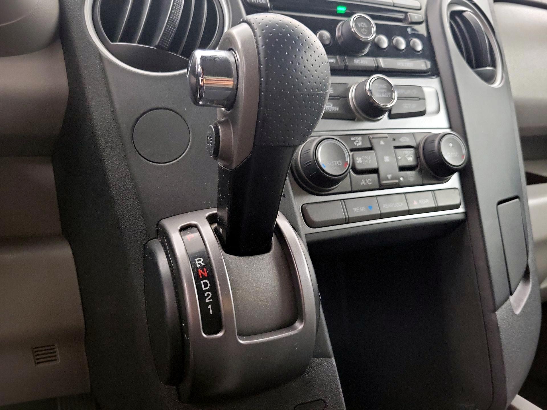 Thumbnail: 2015 Honda Pilot - 17