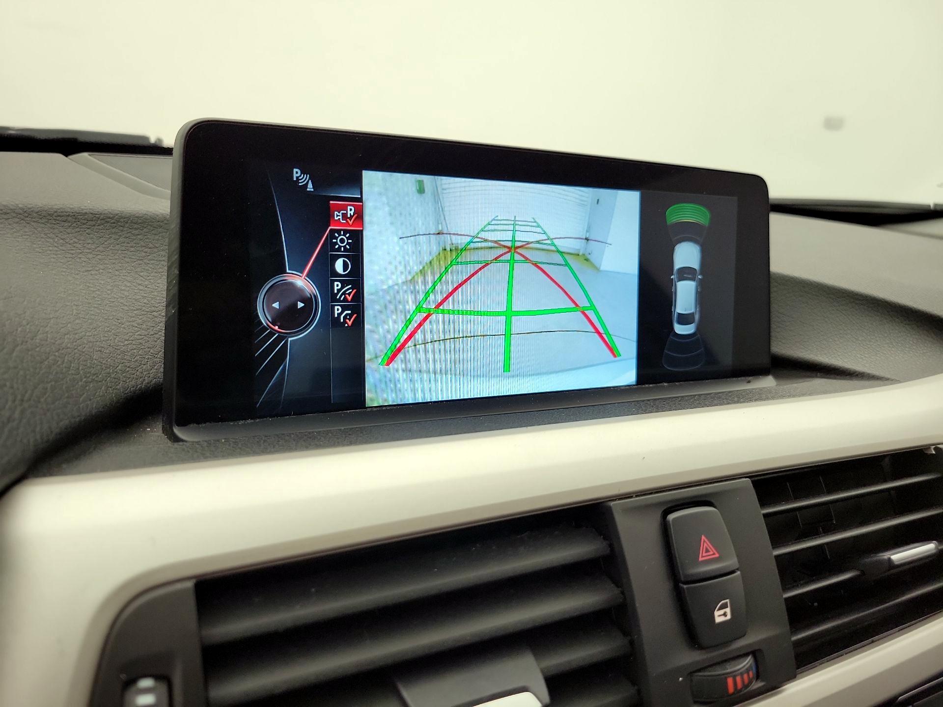 Thumbnail: 2016 BMW 3 Series - 15