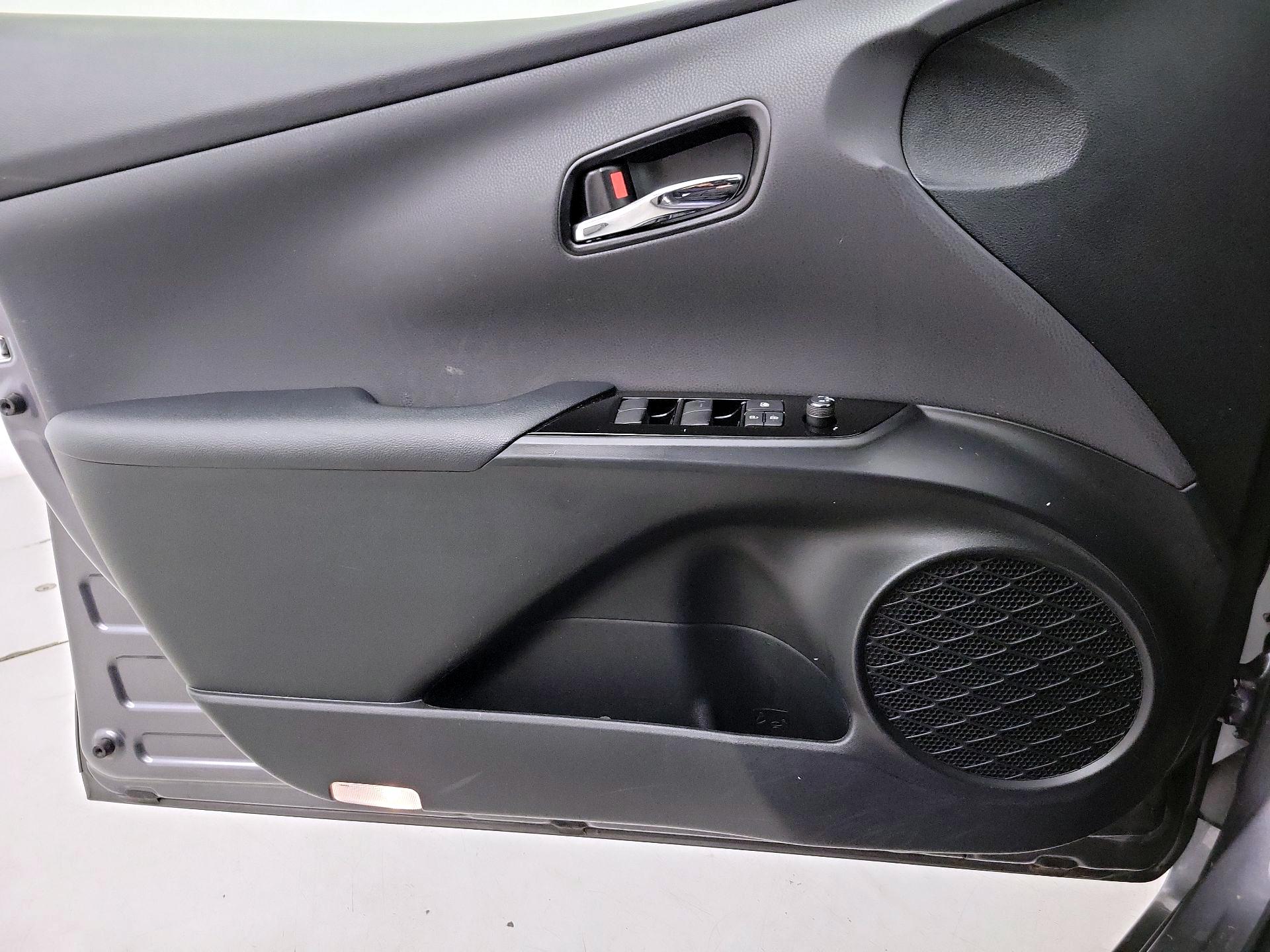 Thumbnail: 2022 Toyota Prius - 12