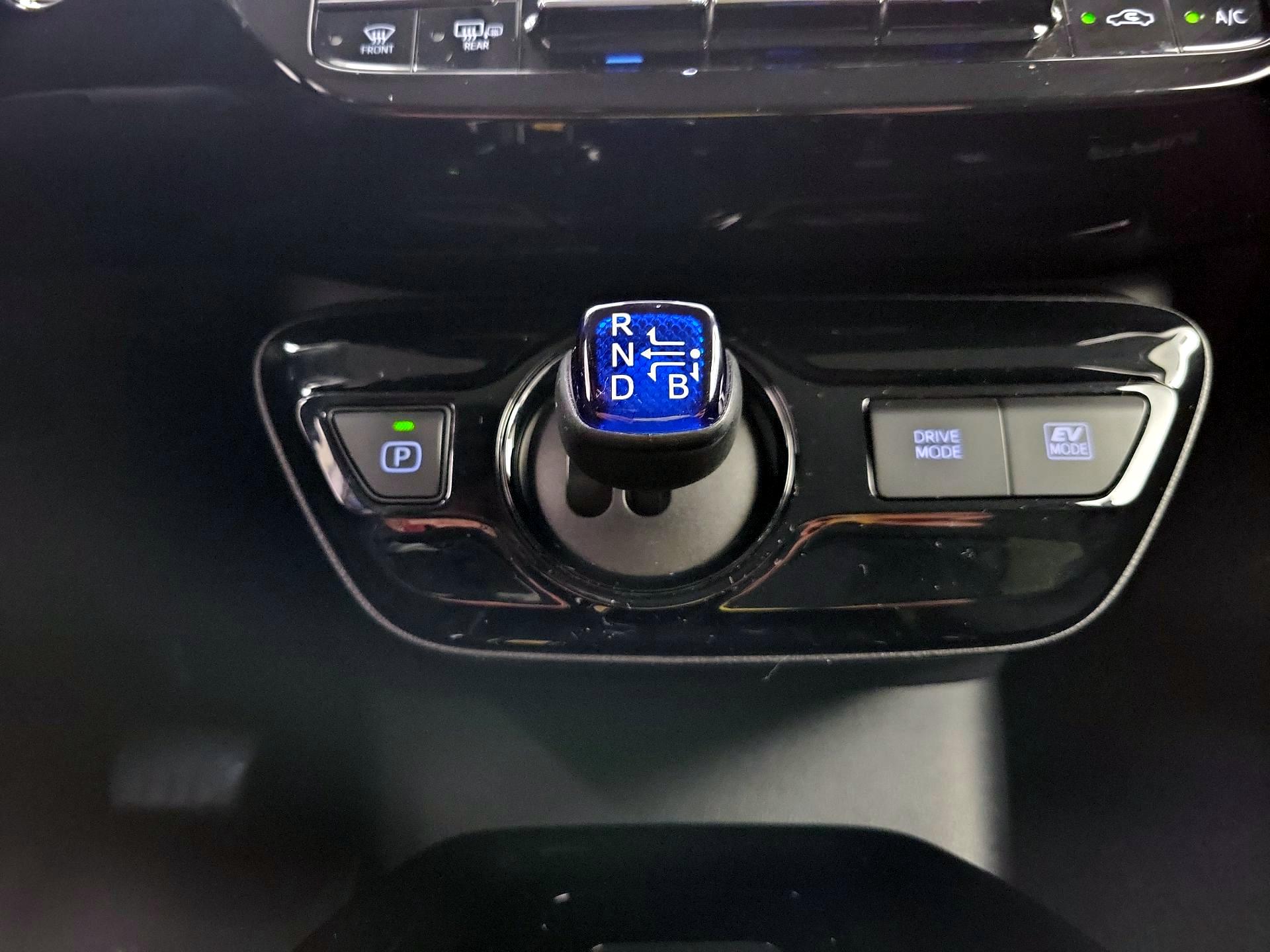 Thumbnail: 2022 Toyota Prius - 17