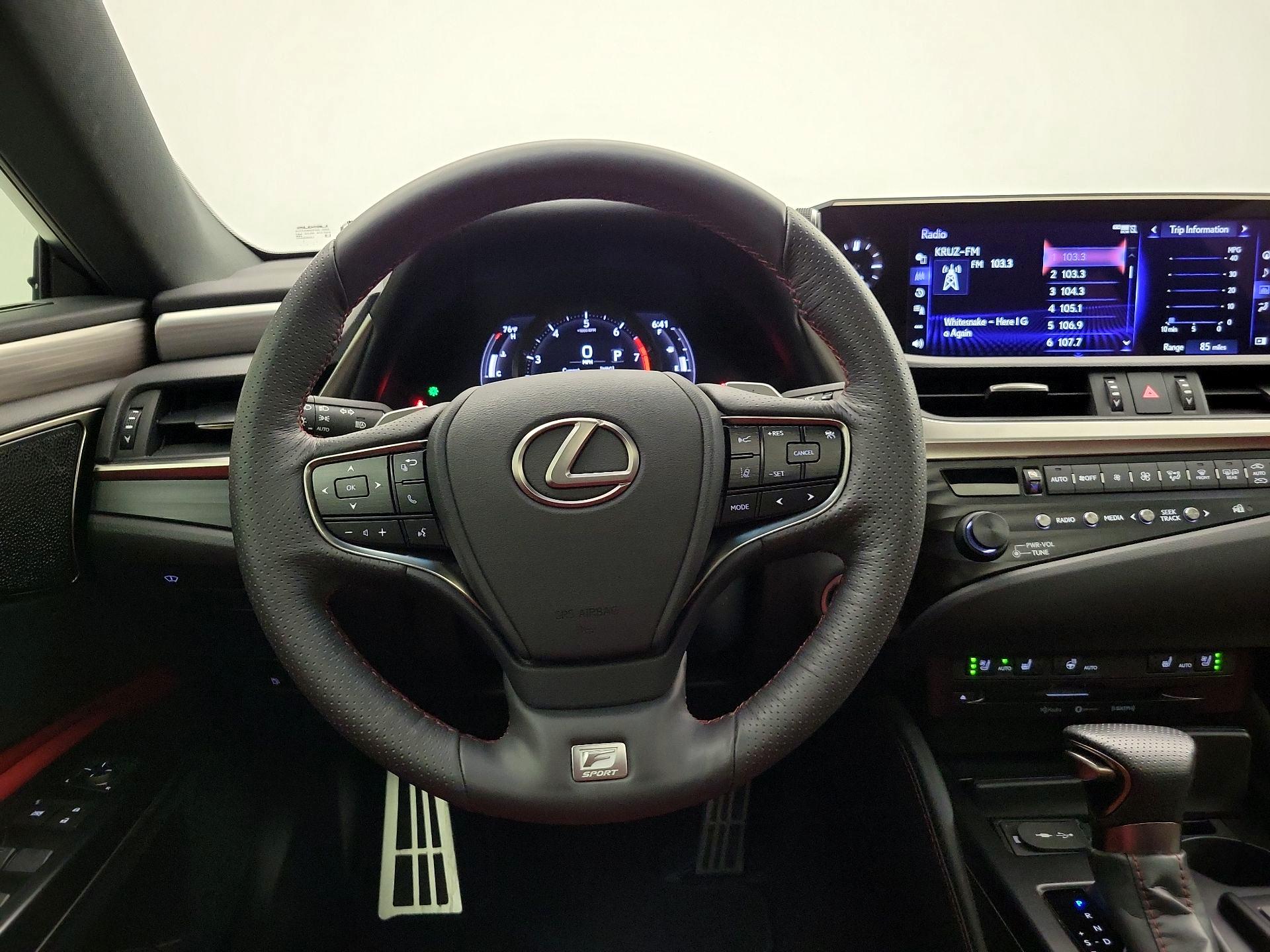 Thumbnail: 2019 Lexus ES - 10