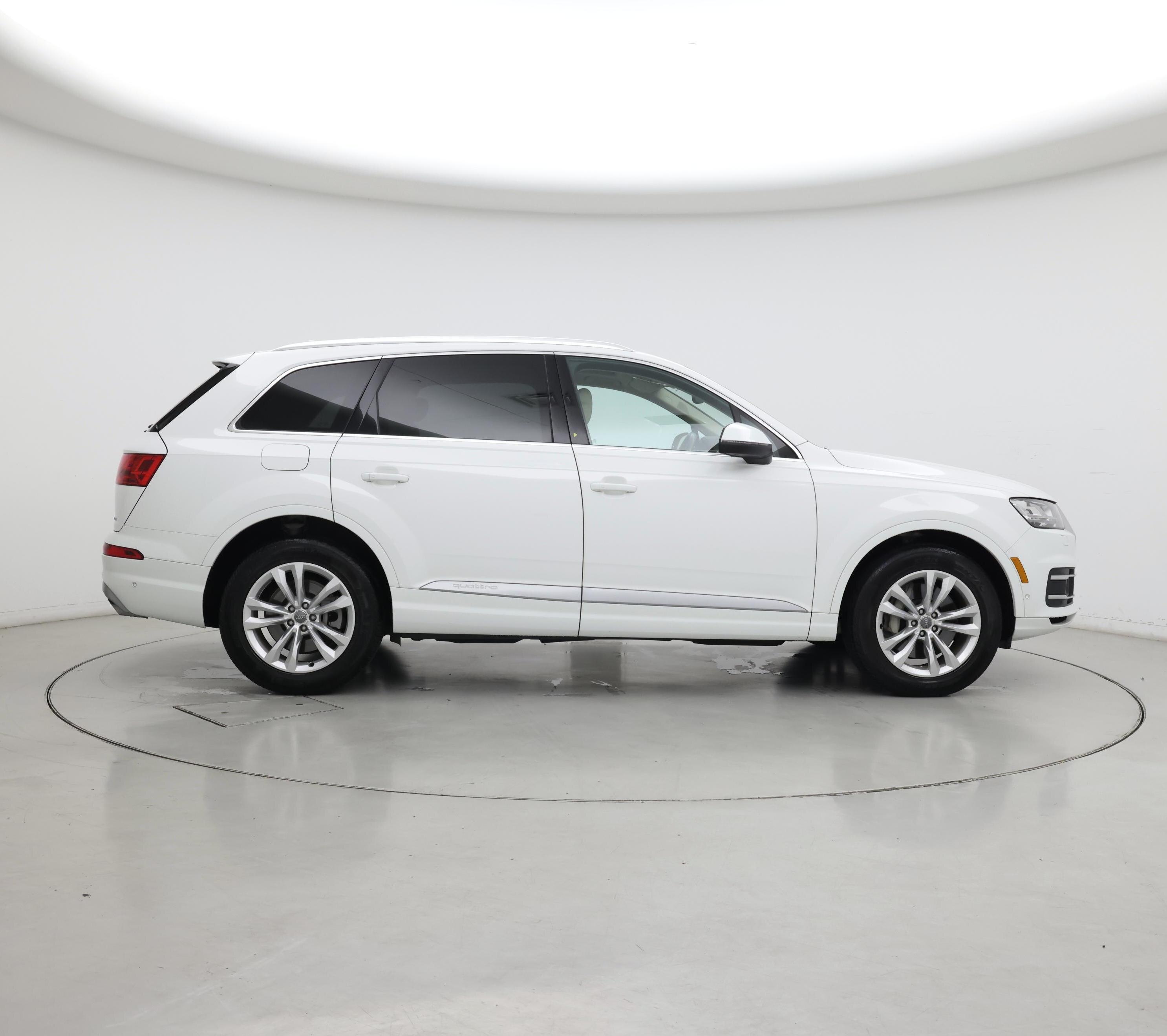 Thumbnail: 2019 Audi Q7 - 7
