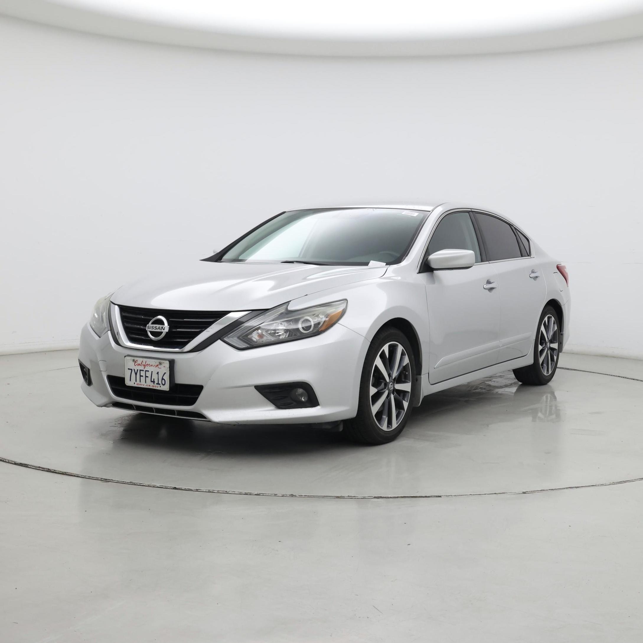 Thumbnail: 2017 Nissan Altima - 4