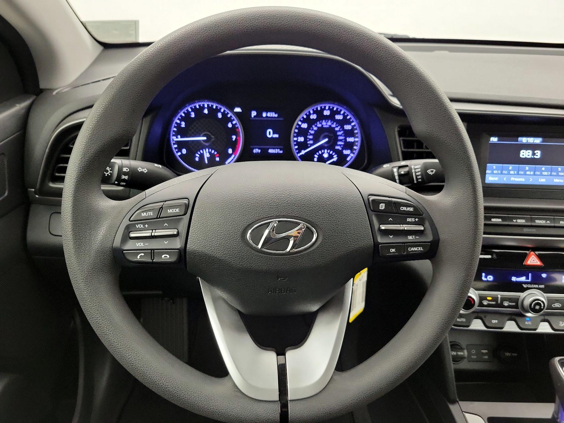 Thumbnail: 2020 Hyundai Elantra - 10