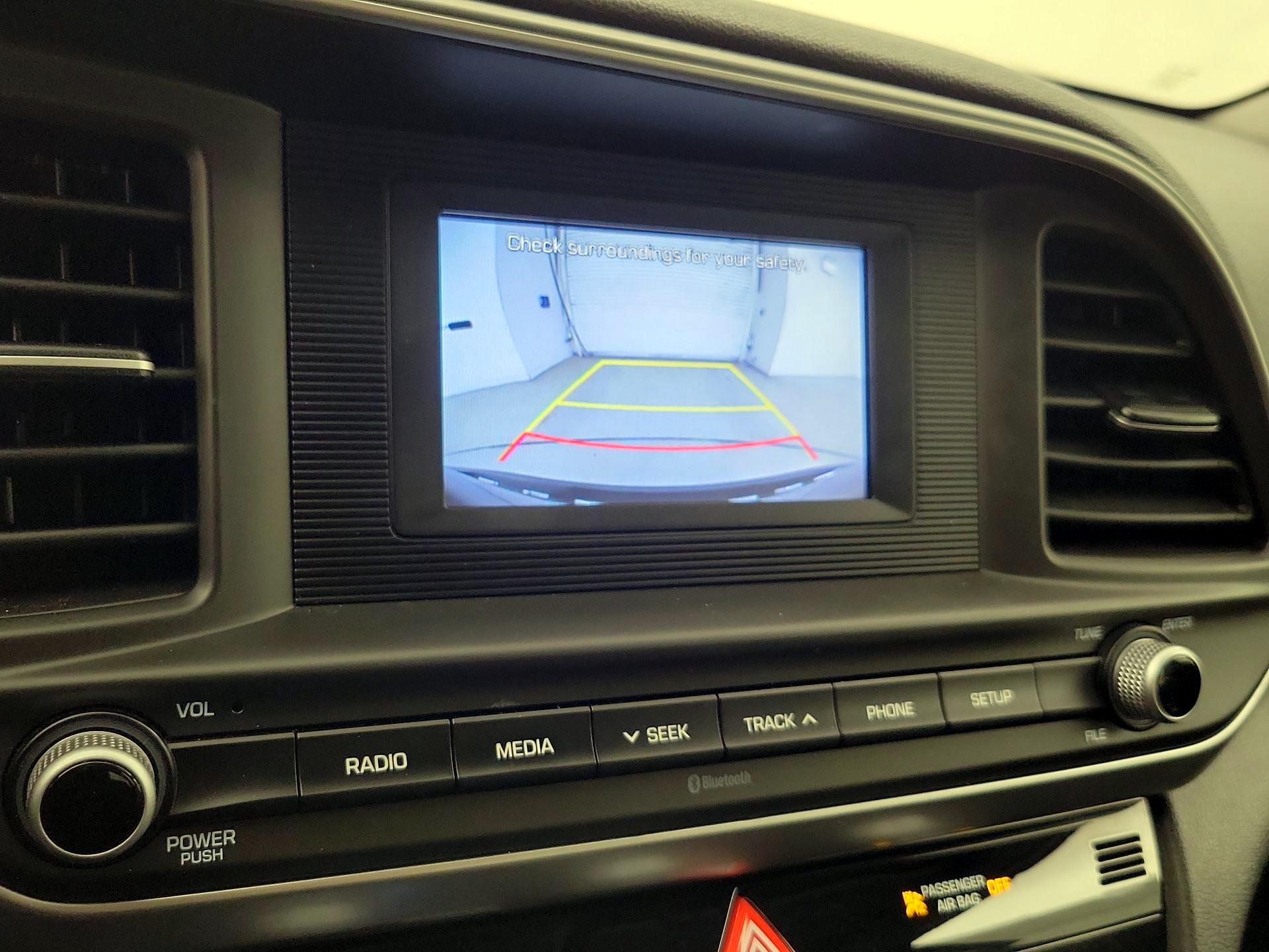 Thumbnail: 2020 Hyundai Elantra - 14