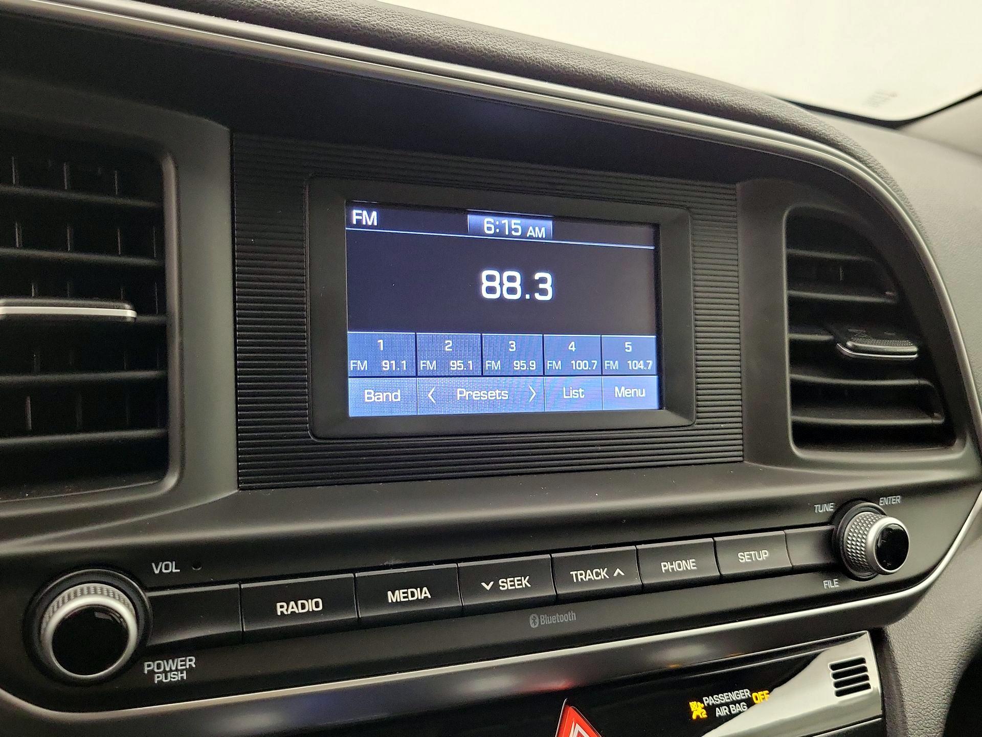 Thumbnail: 2020 Hyundai Elantra - 15