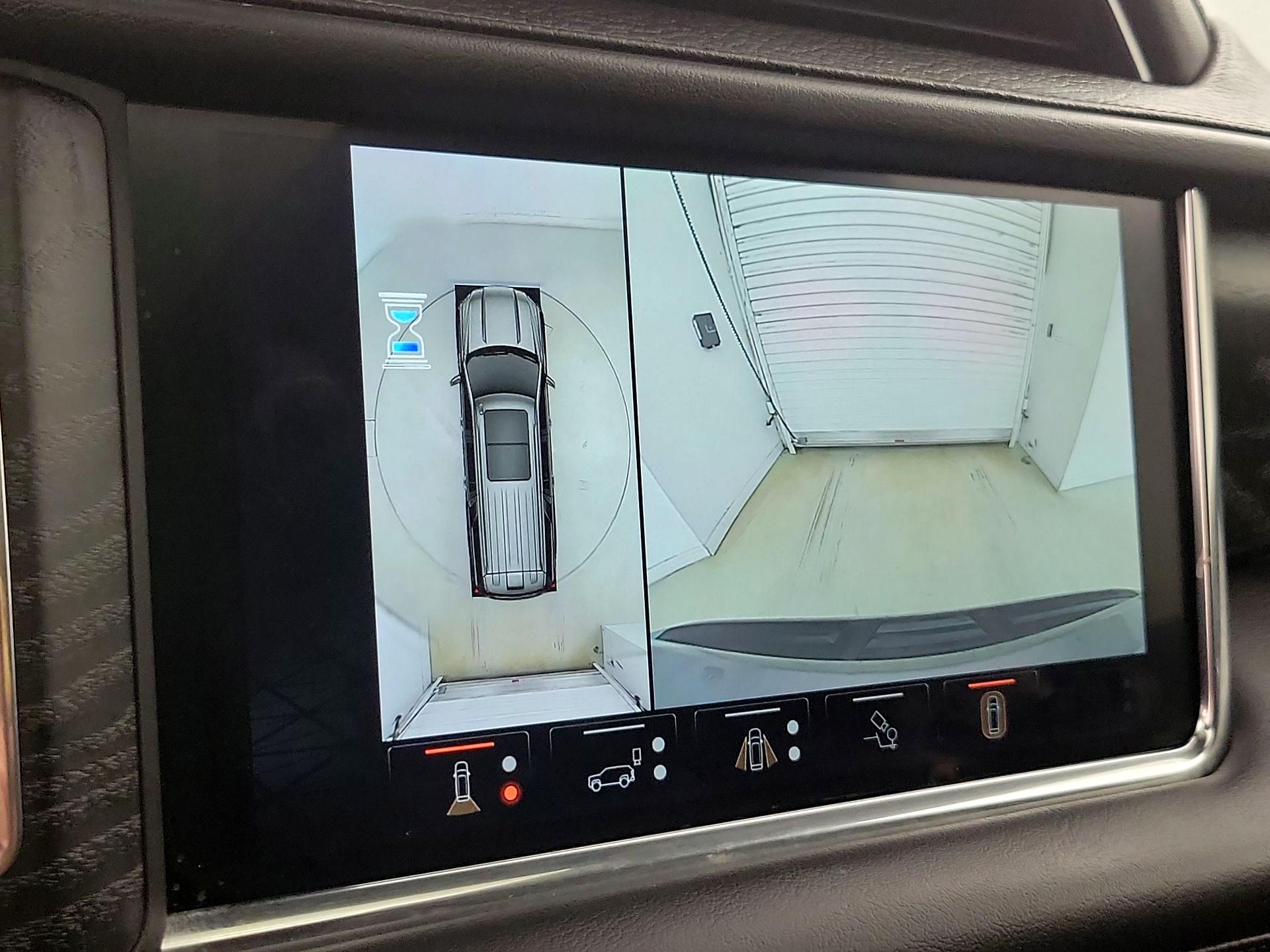 Thumbnail: 2023 GMC Yukon XL - 15