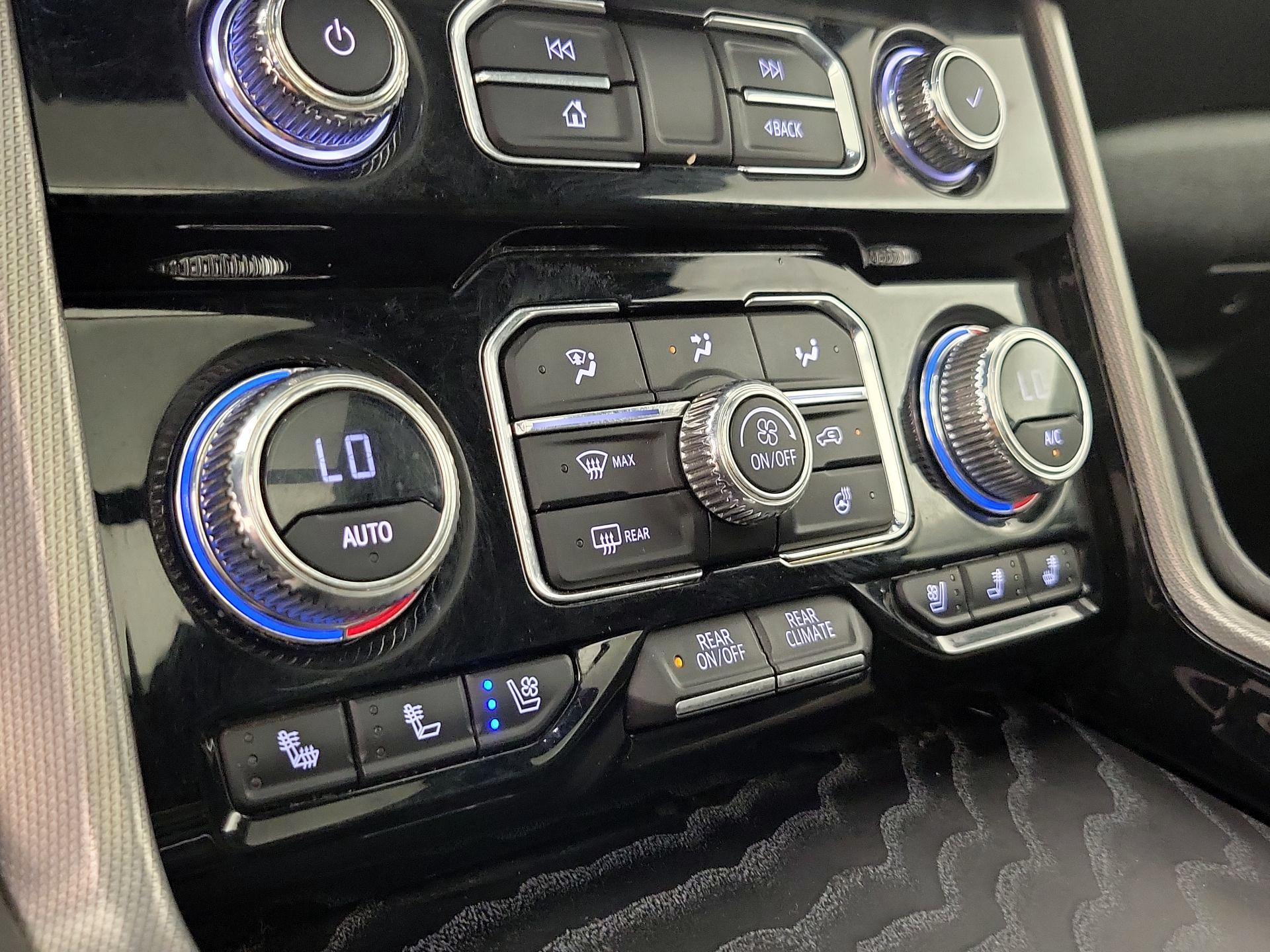 Thumbnail: 2023 GMC Yukon XL - 17