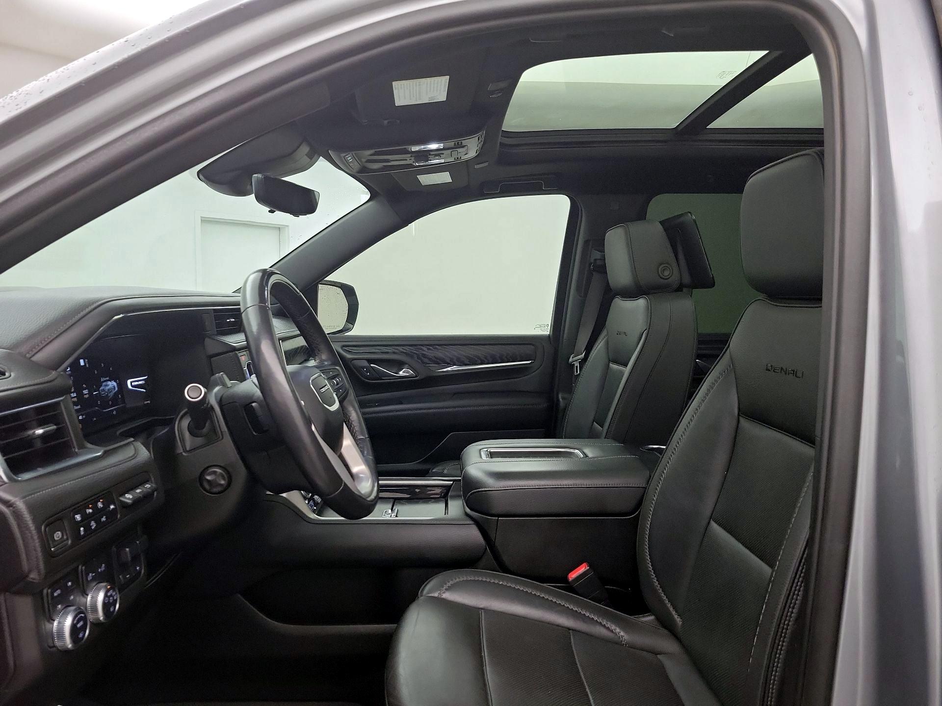 Thumbnail: 2023 GMC Yukon XL - 20