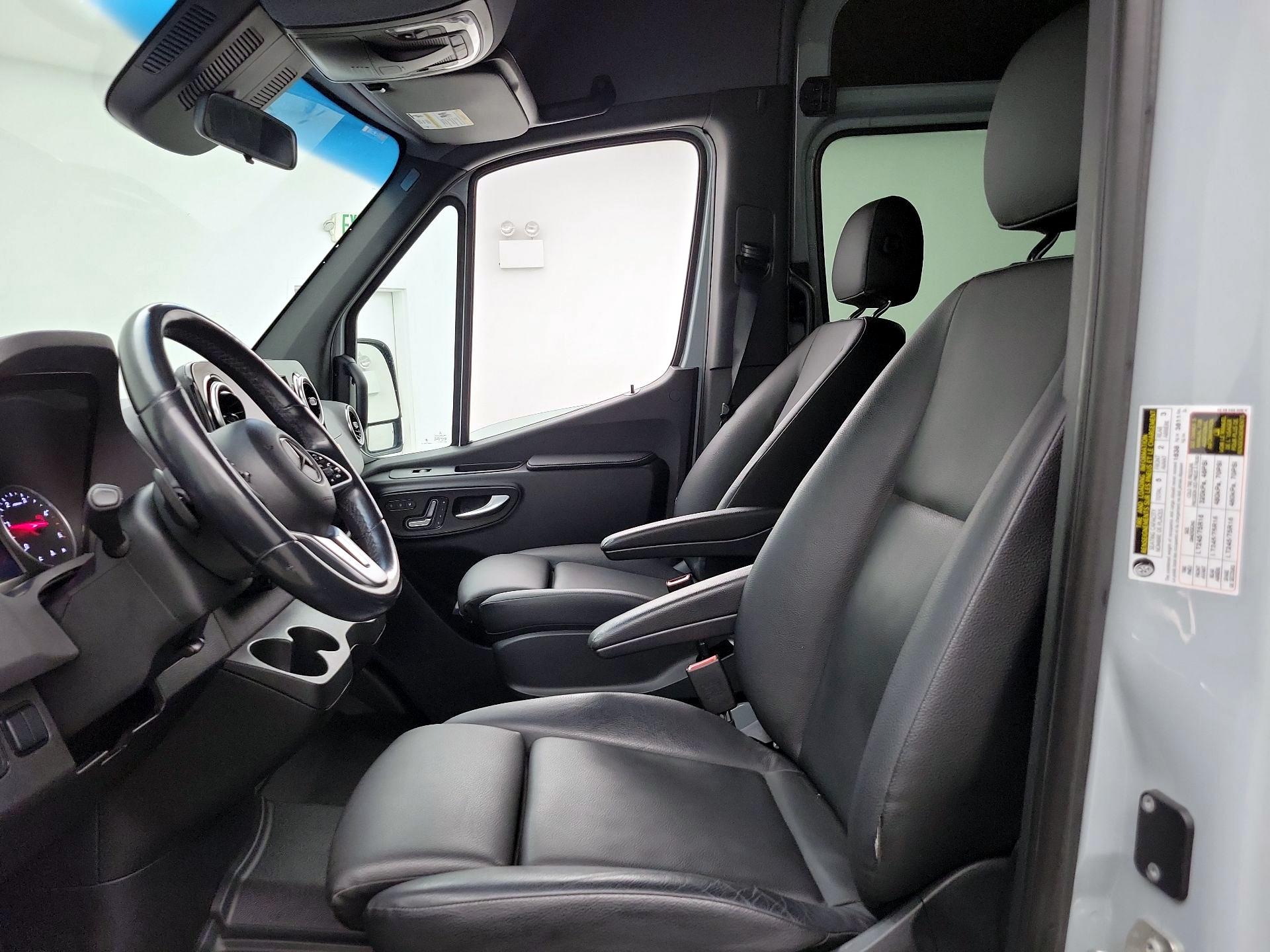 Thumbnail: 2023 Mercedes-Benz Sprinter - 11