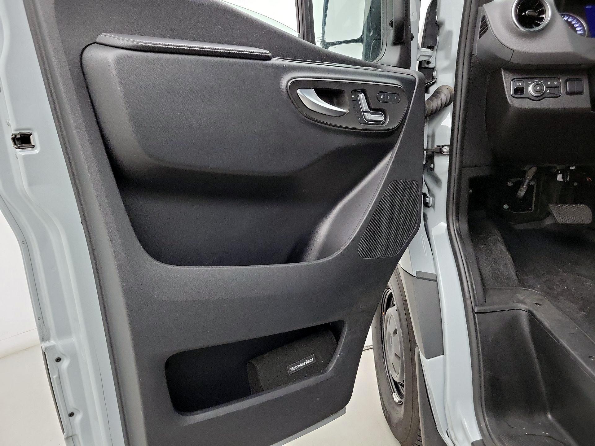 Thumbnail: 2023 Mercedes-Benz Sprinter - 12