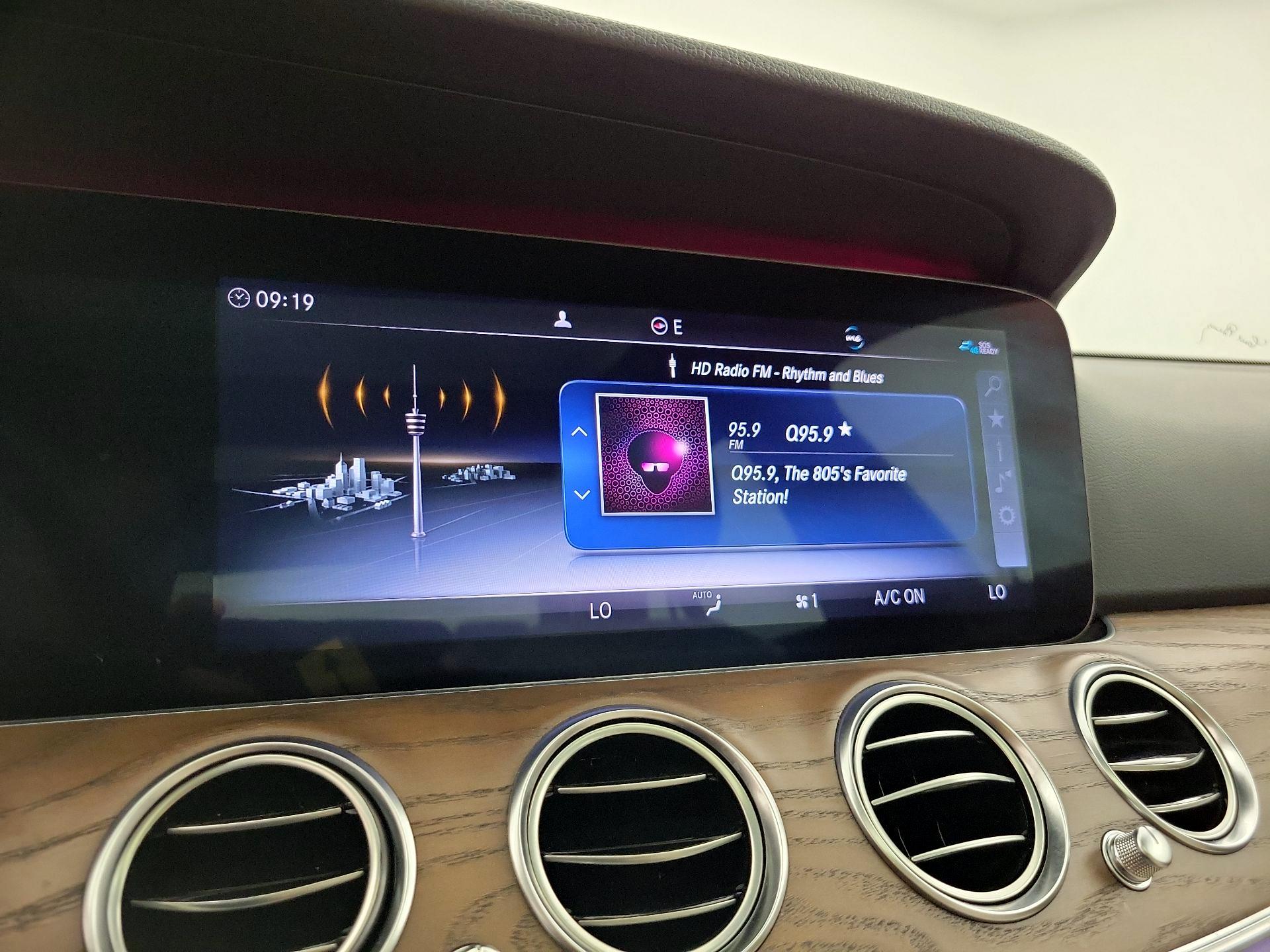 Thumbnail: 2020 Mercedes-Benz E-Class - 16