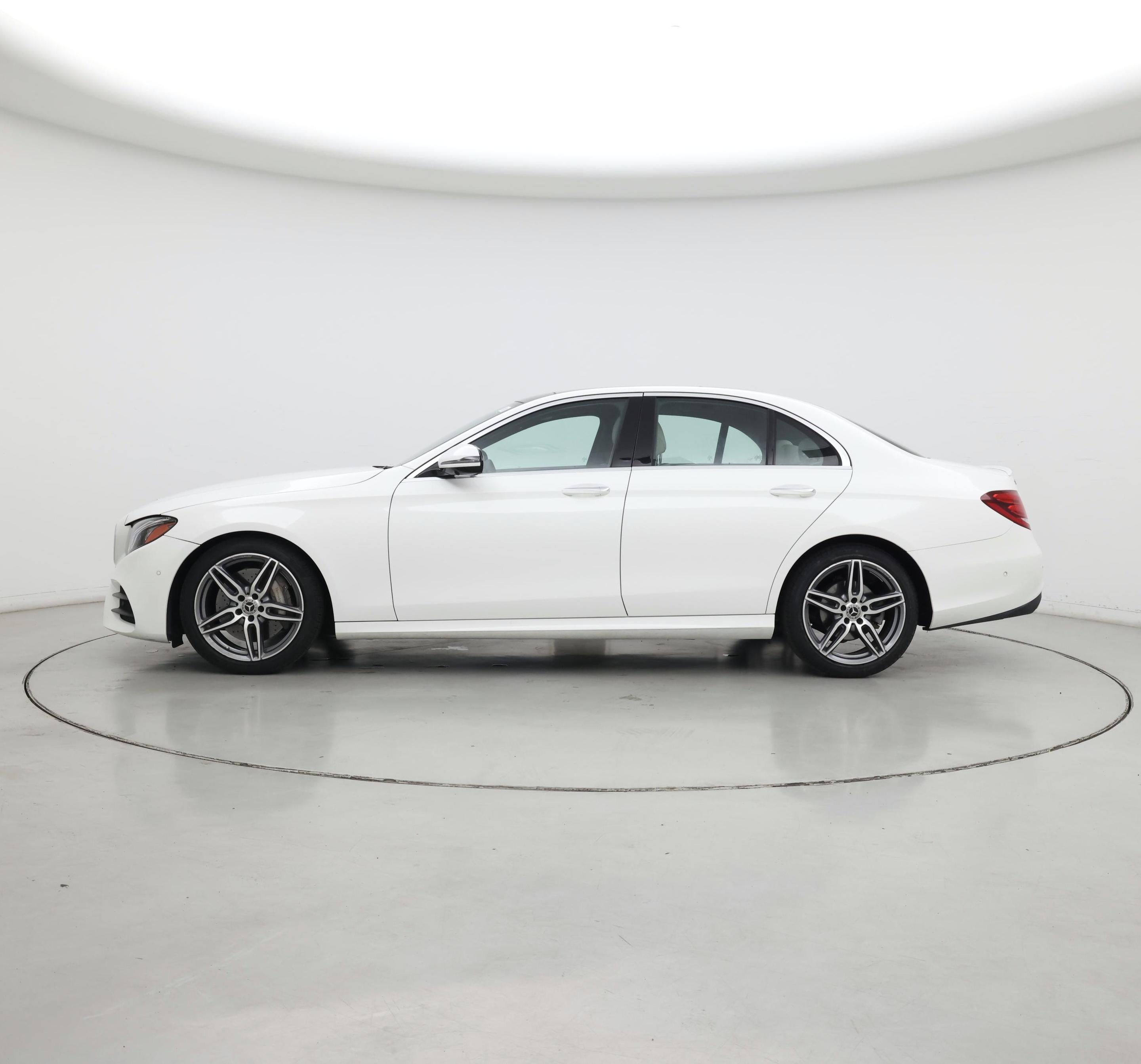 Thumbnail: 2020 Mercedes-Benz E-Class - 3