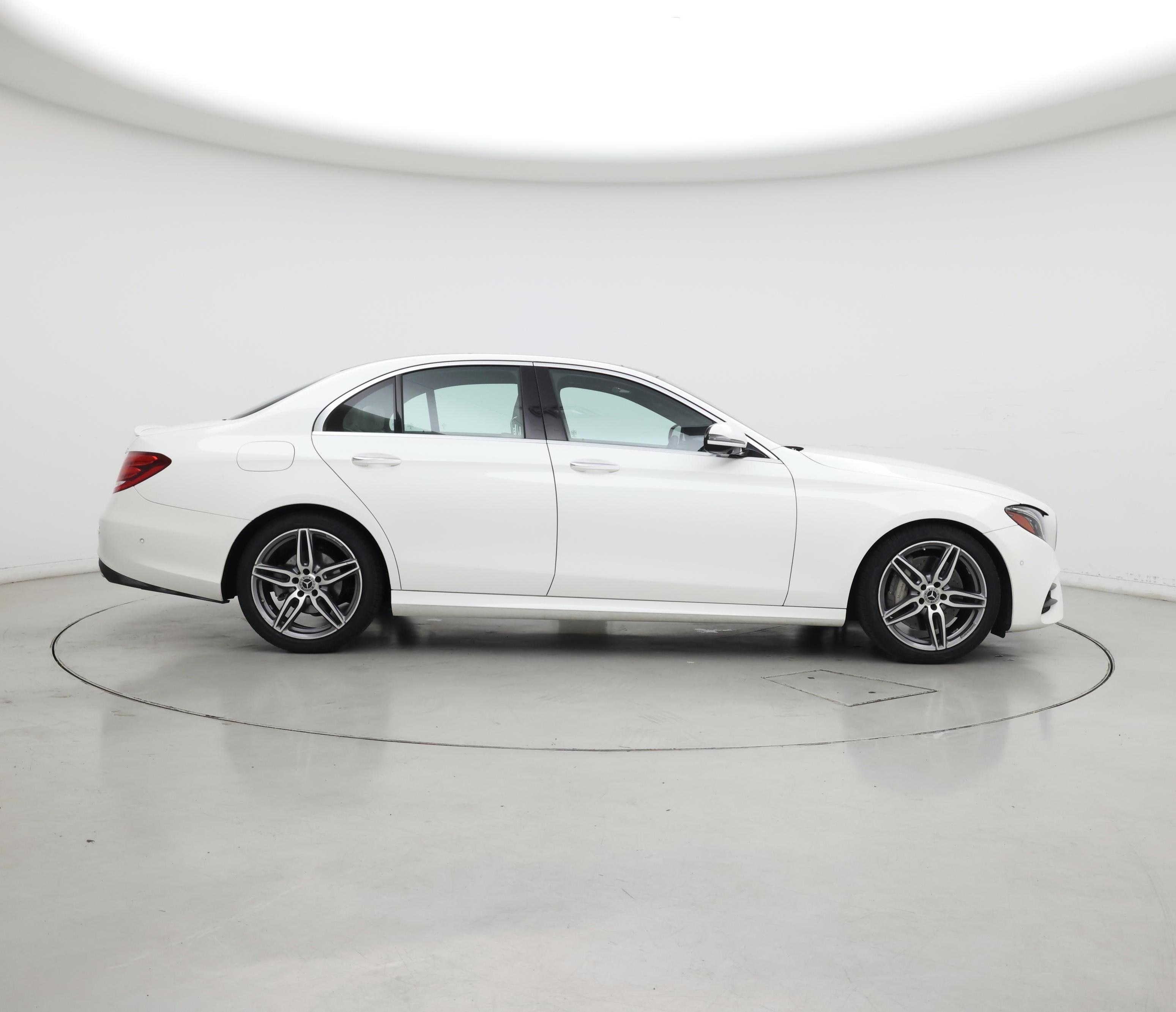 Thumbnail: 2020 Mercedes-Benz E-Class - 7