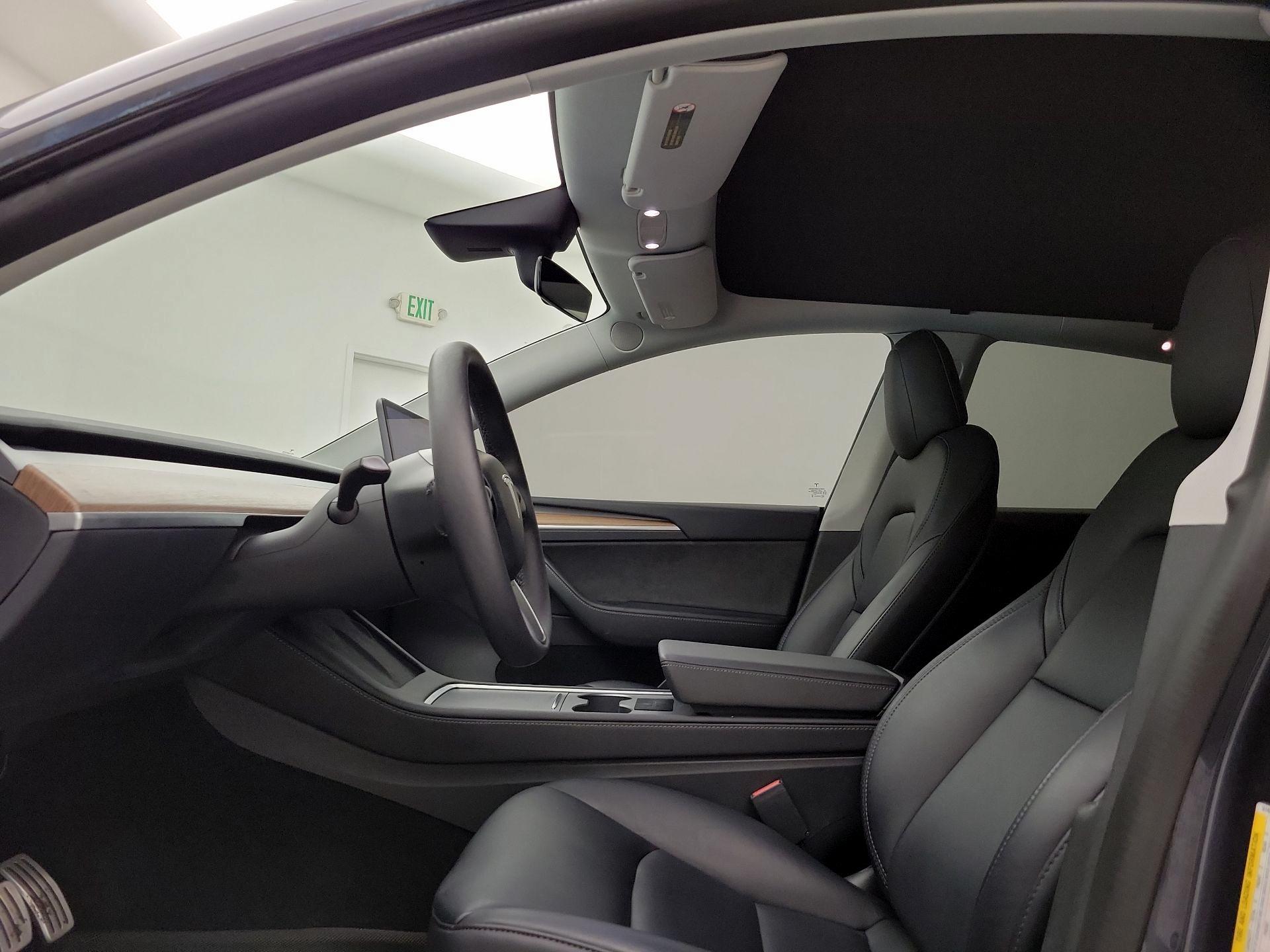 Thumbnail: 2022 Tesla Model Y - 18