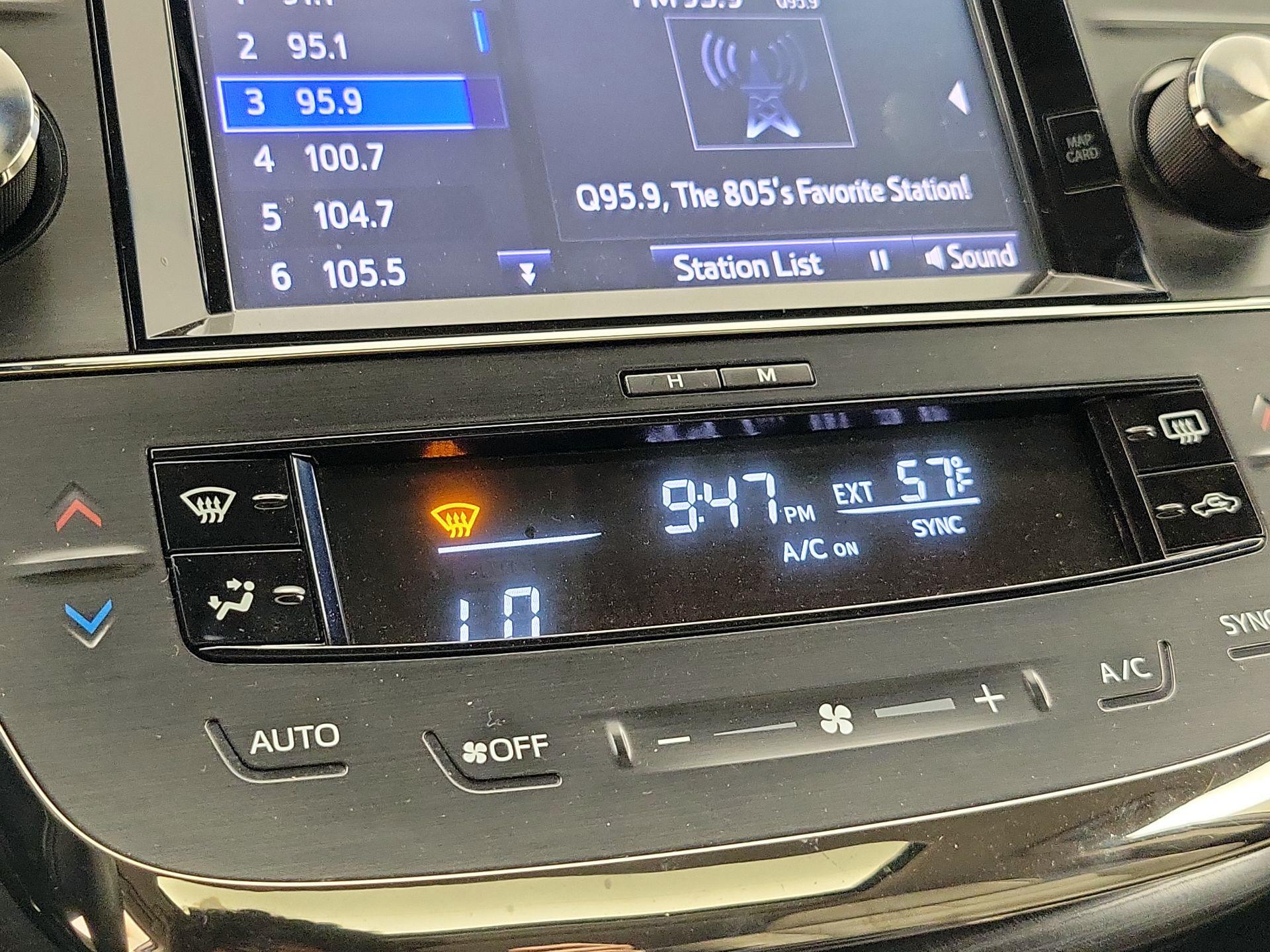 Thumbnail: 2016 Toyota Avalon - 17