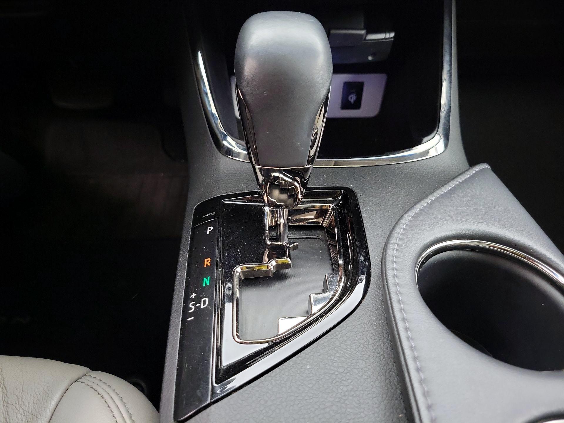 Thumbnail: 2016 Toyota Avalon - 18